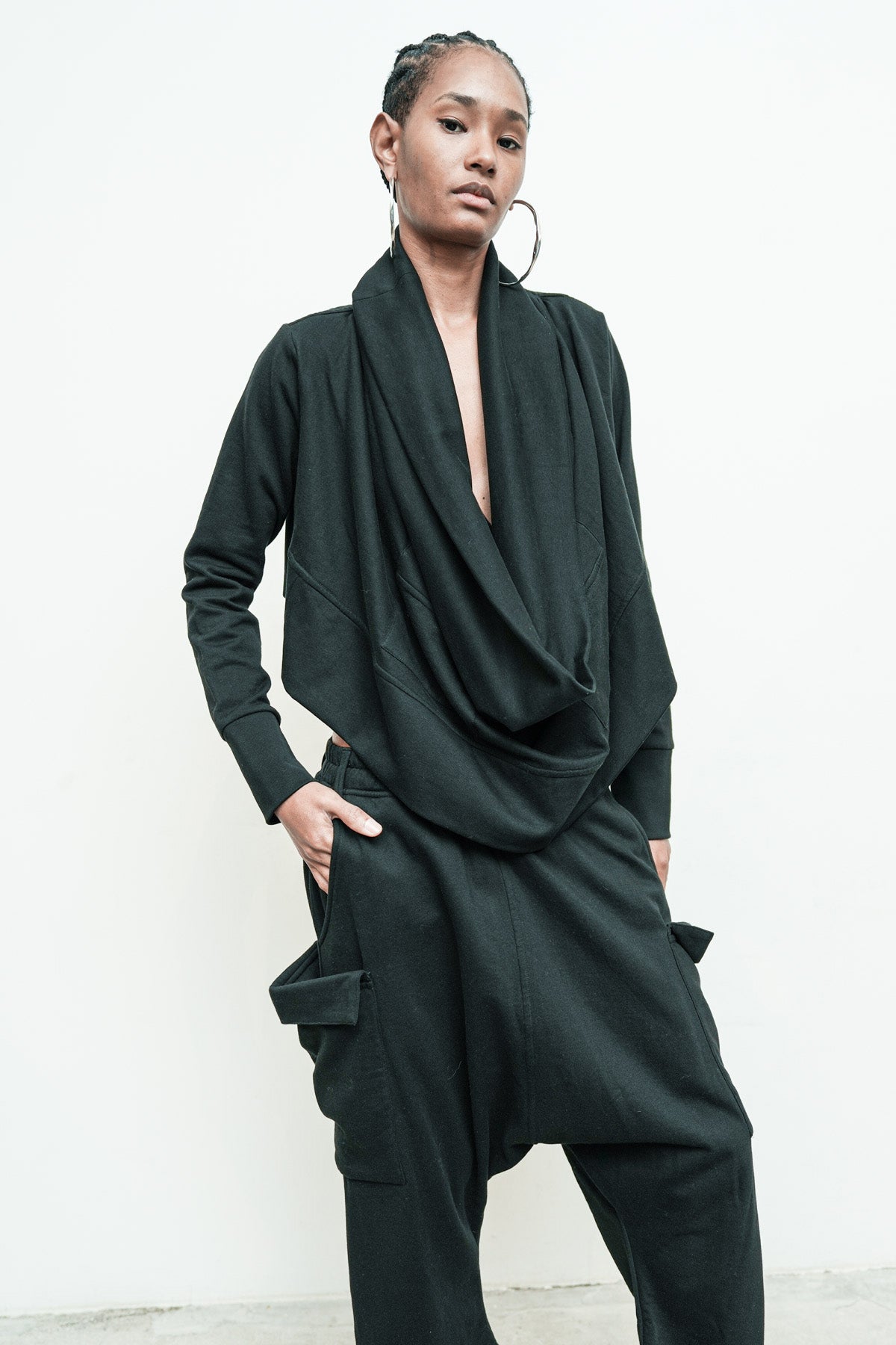 files/NicholasK-K-144-SheltonCrop-Black-01.jpg