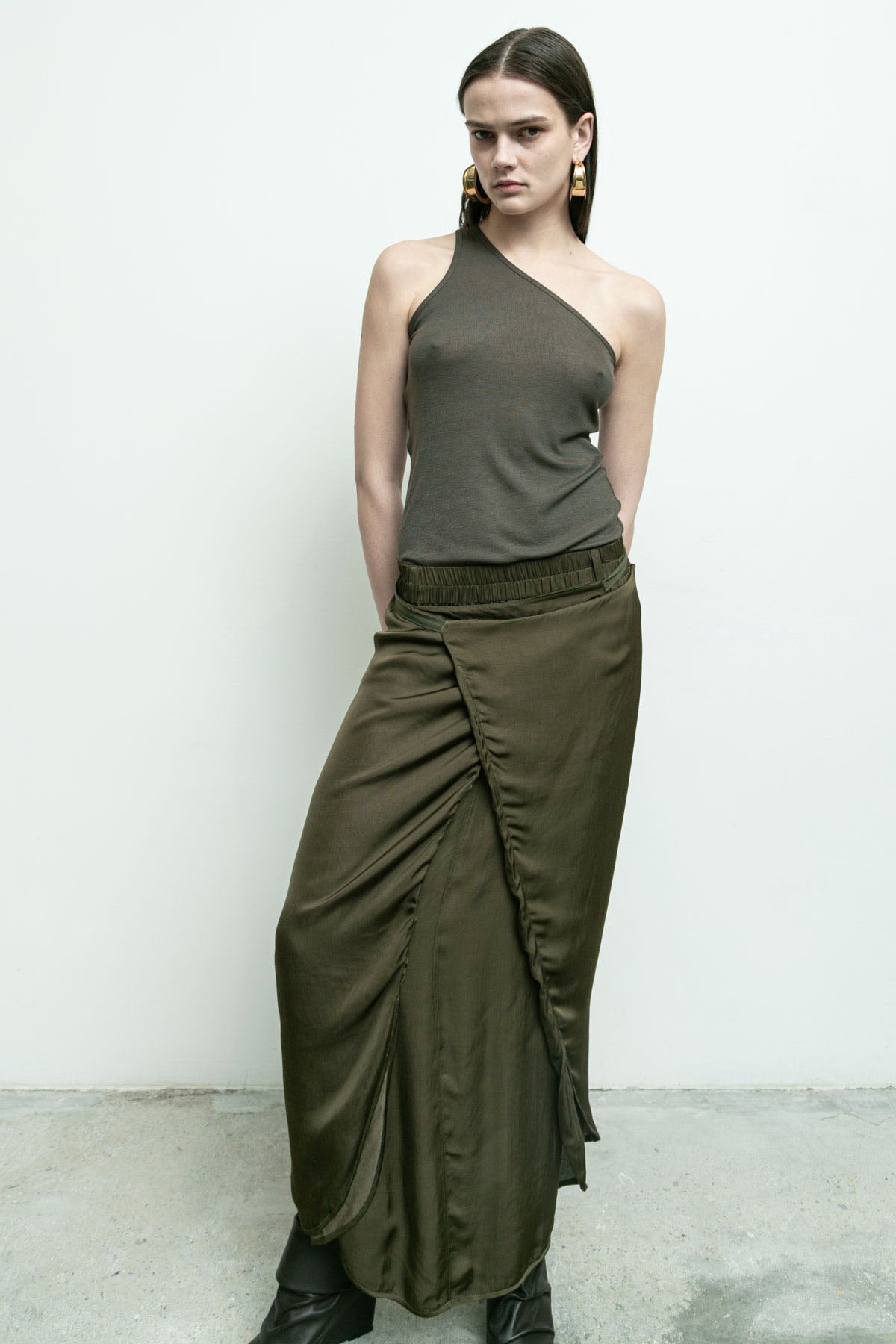 files/NicholasK-K-322-SmithTank-Moss-SK-067-NikoSkirt-Moss-01.jpg