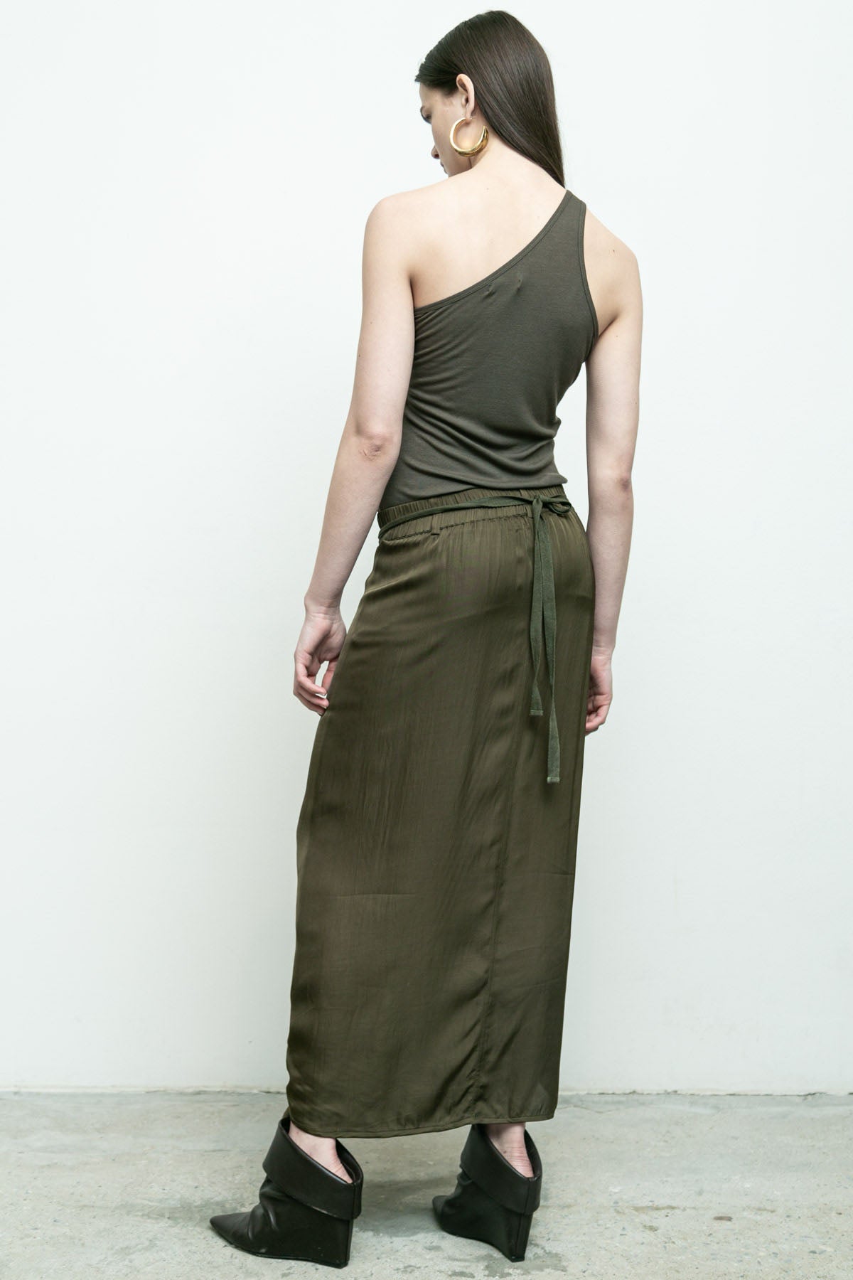 files/NicholasK-K-322-SmithTank-Moss-SK-067-NikoSkirt-Moss-05.jpg