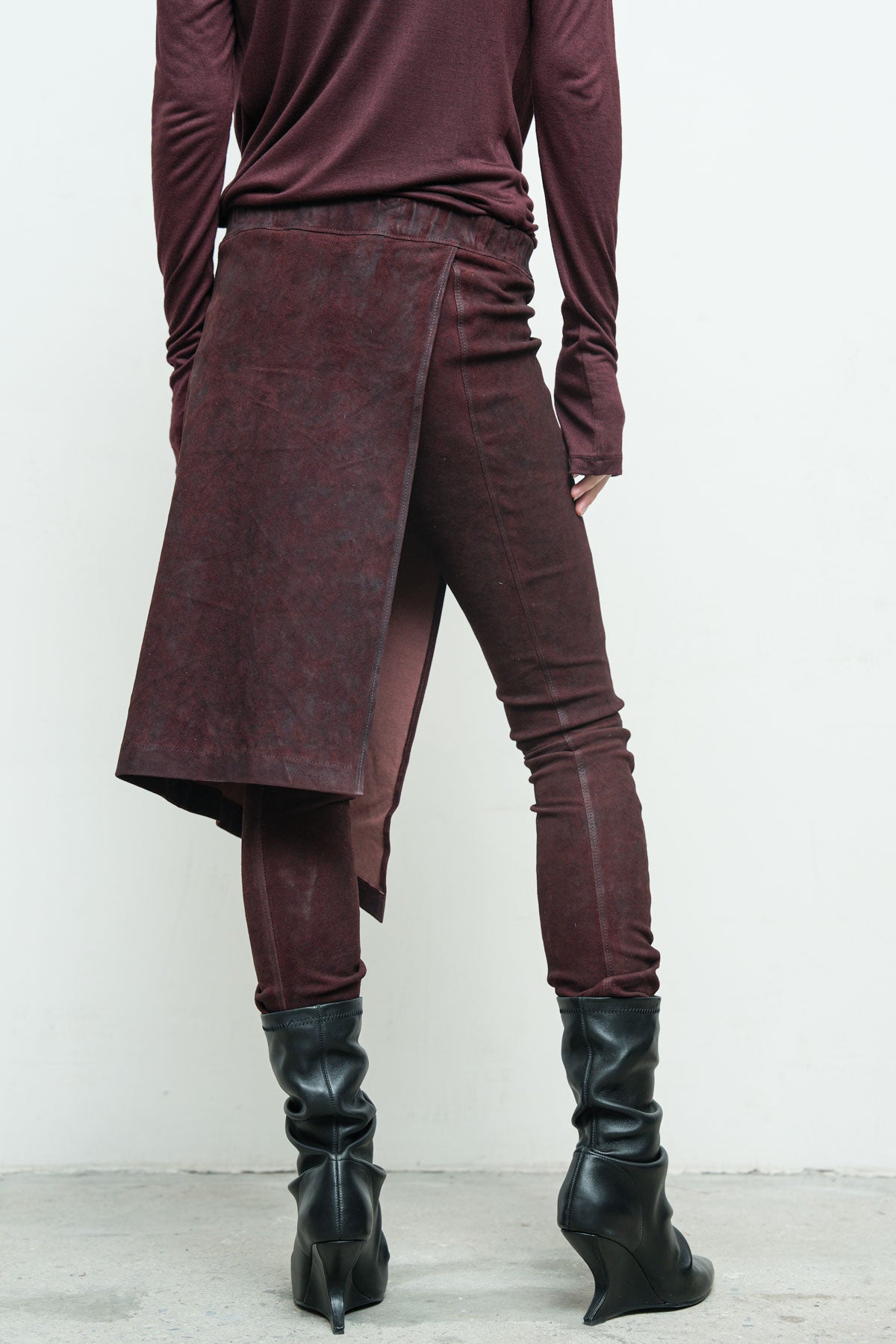 files/NicholasK-K-374-DiemT-Burgundy-P-305B-RemiLegging-Burgundy-010.jpg