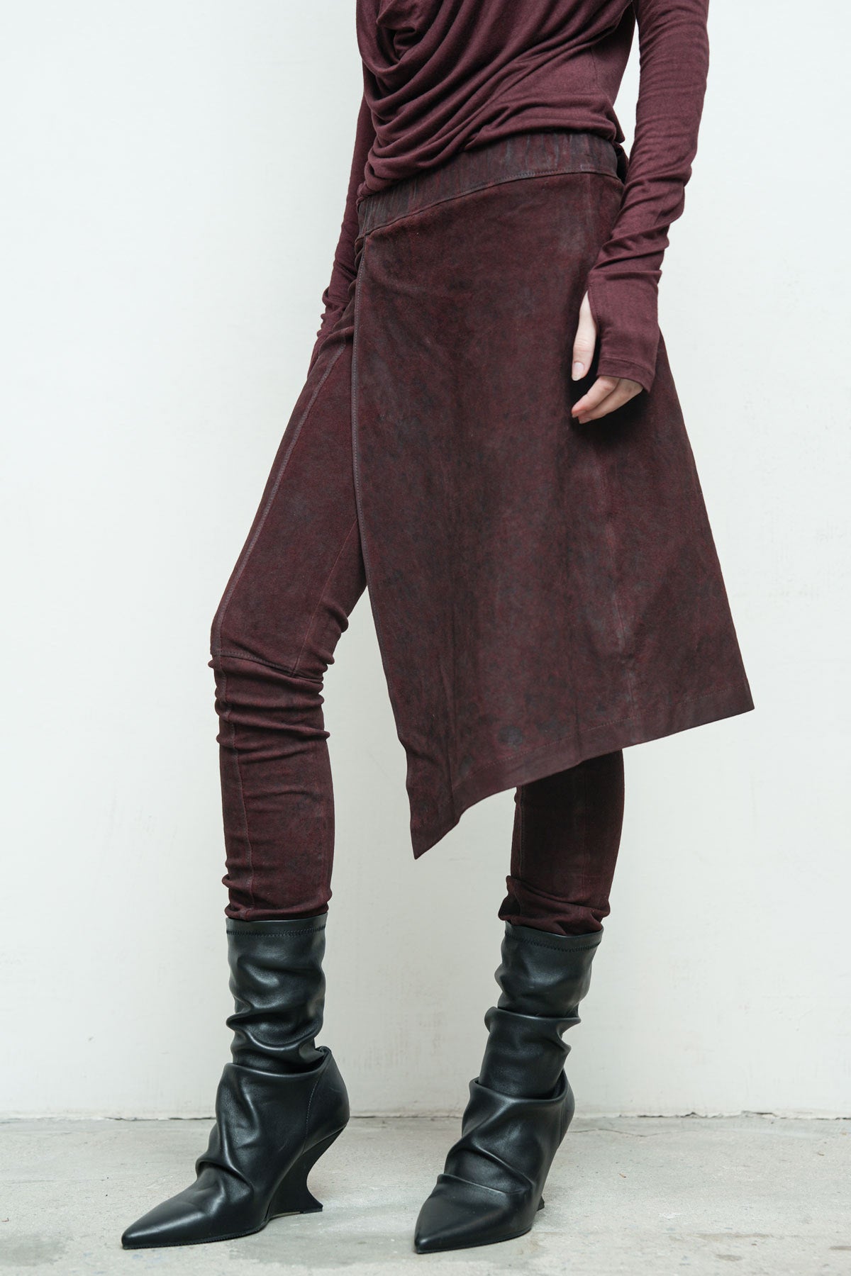 files/NicholasK-K-374-DiemT-Burgundy-P-305B-RemiLegging-Burgundy-03.jpg