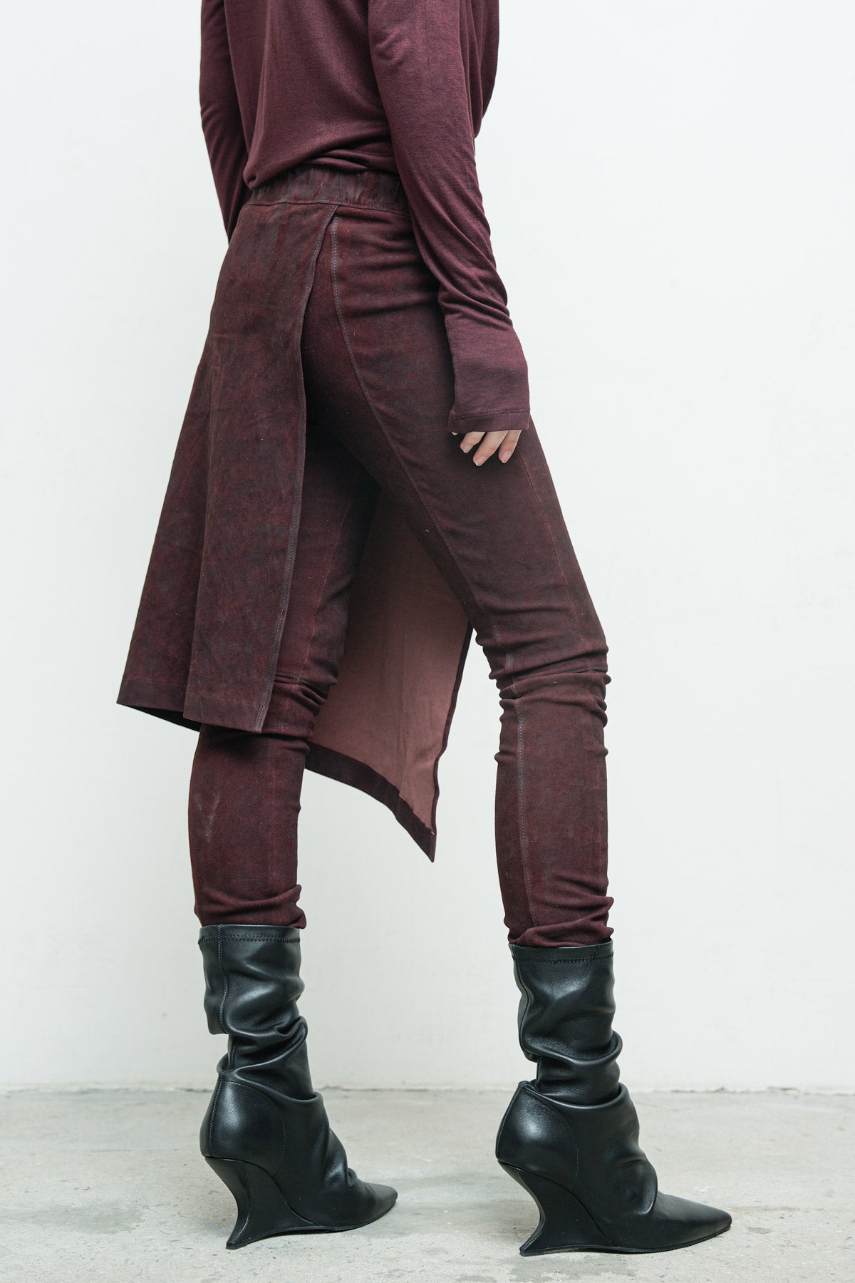files/NicholasK-K-374-DiemT-Burgundy-P-305B-RemiLegging-Burgundy-04.jpg