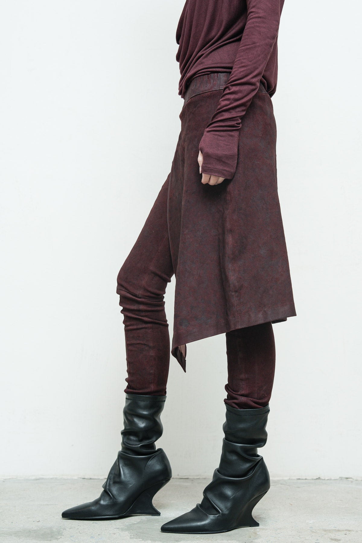 files/NicholasK-K-374-DiemT-Burgundy-P-305B-RemiLegging-Burgundy-07.jpg