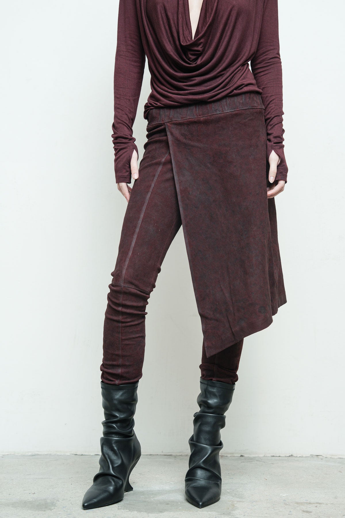 files/NicholasK-K-374-DiemT-Burgundy-P-305B-RemiLegging-Burgundy-08.jpg
