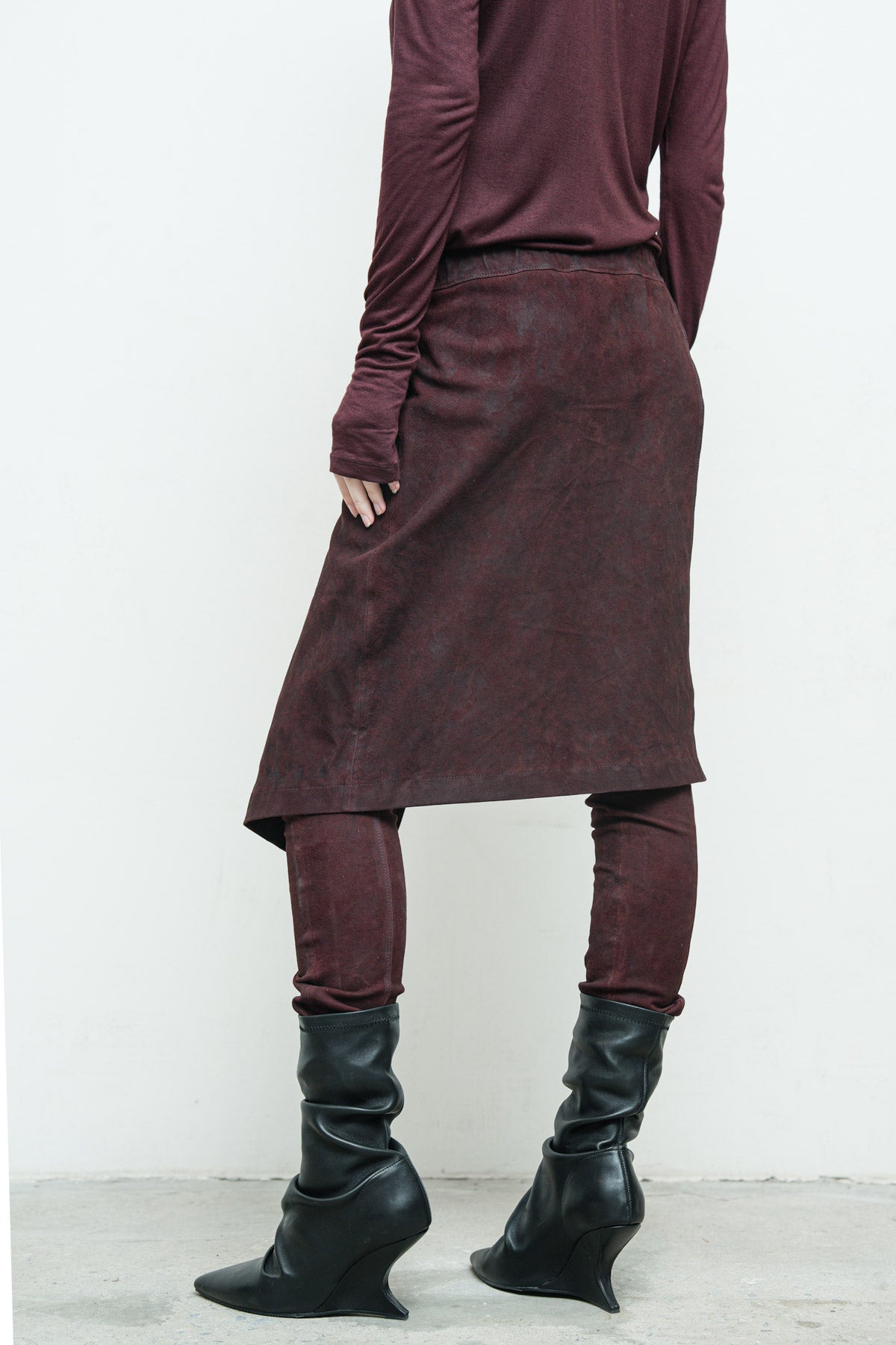 files/NicholasK-K-374-DiemT-Burgundy-P-305B-RemiLegging-Burgundy-09.jpg
