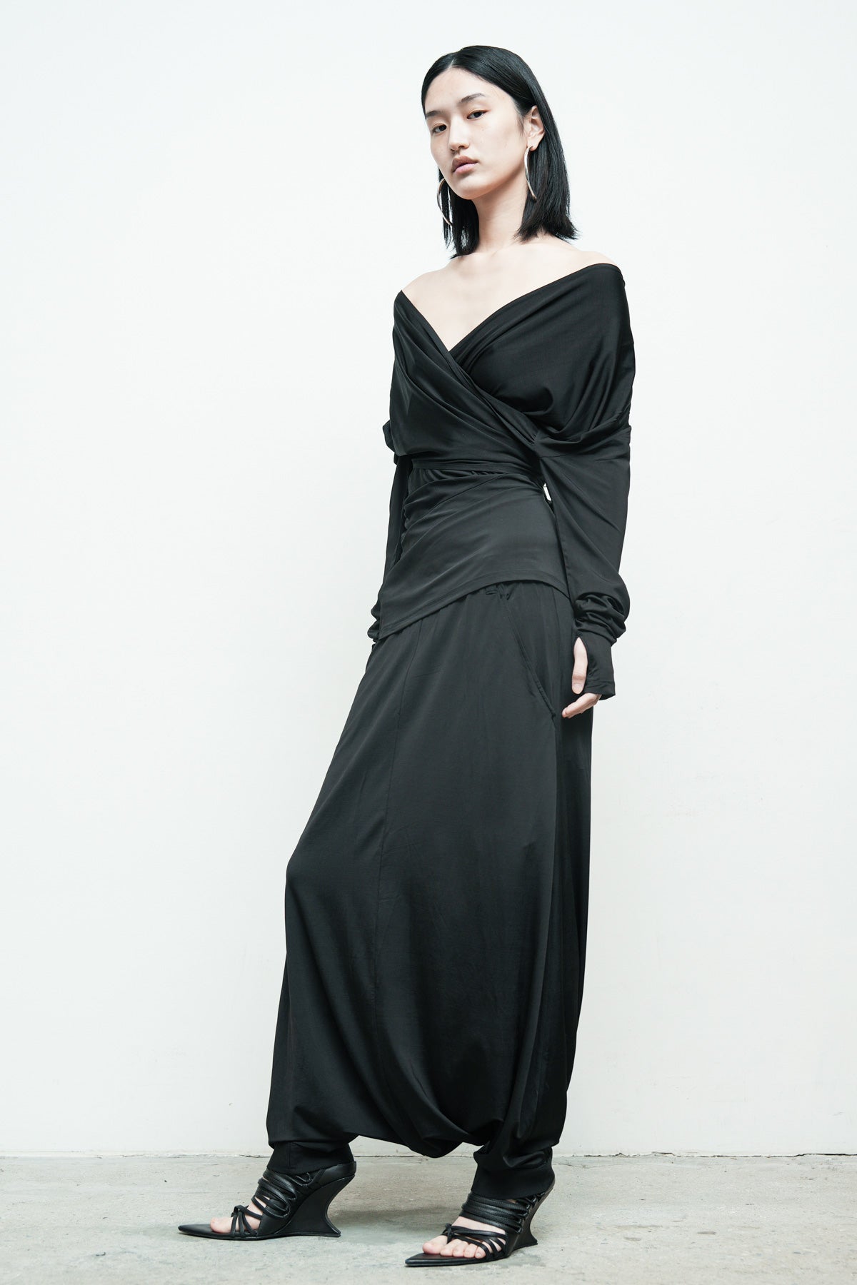 files/NicholasK-K-411-OpalTop-Black-02.jpg