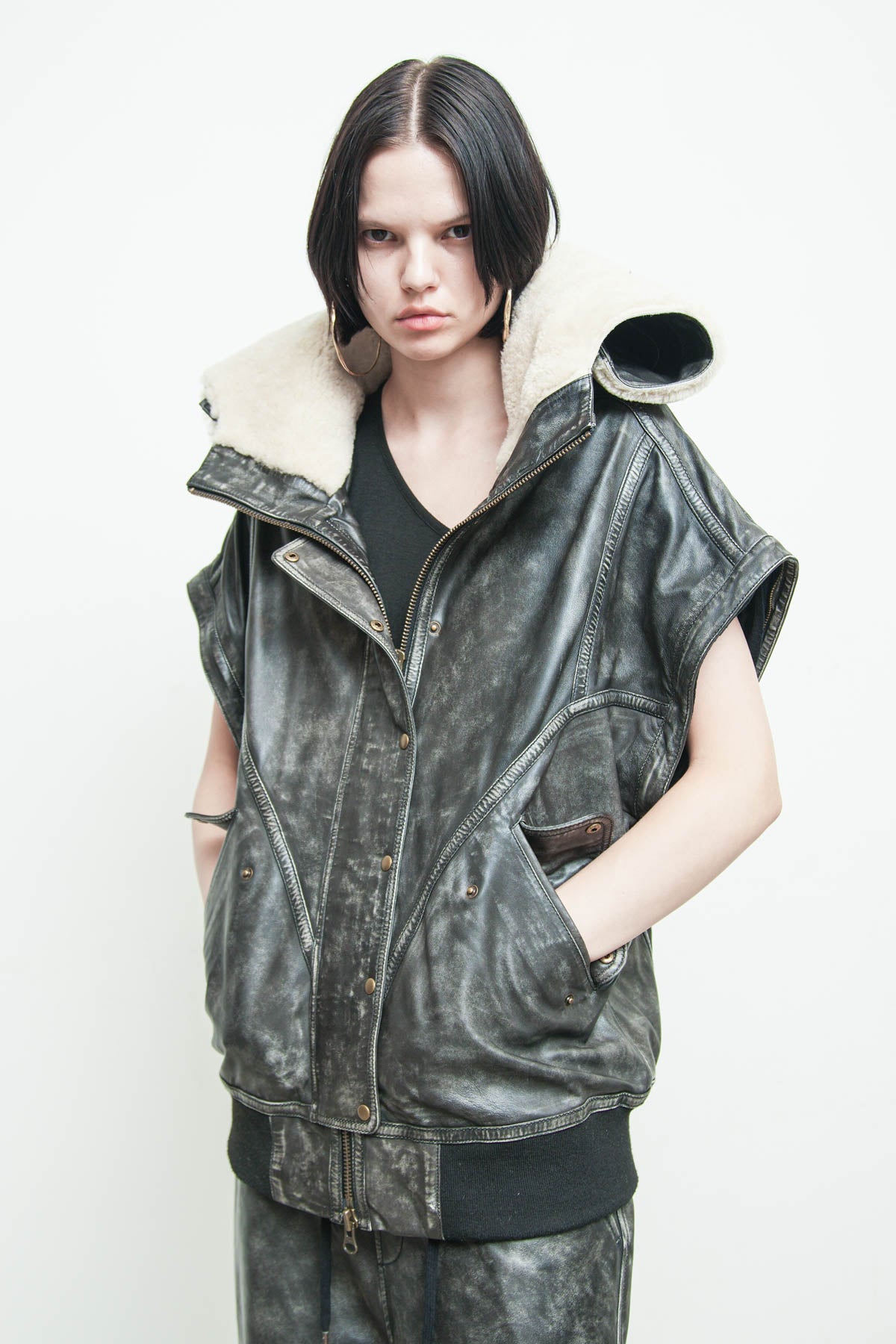 files/NicholasK-O-463-DavosBomber-BlackBeige-03.jpg