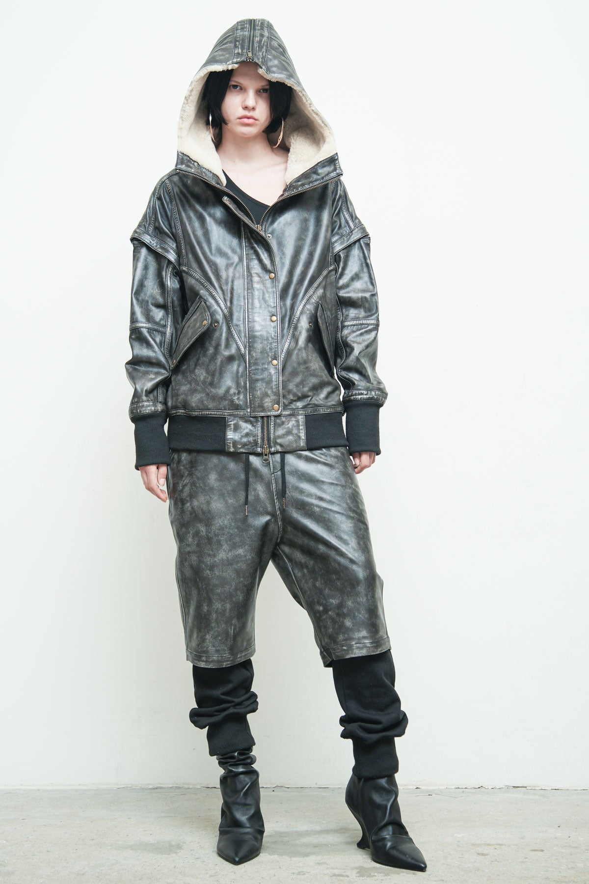files/NicholasK-O-463-DavosBomber-BlackBeige-07.jpg