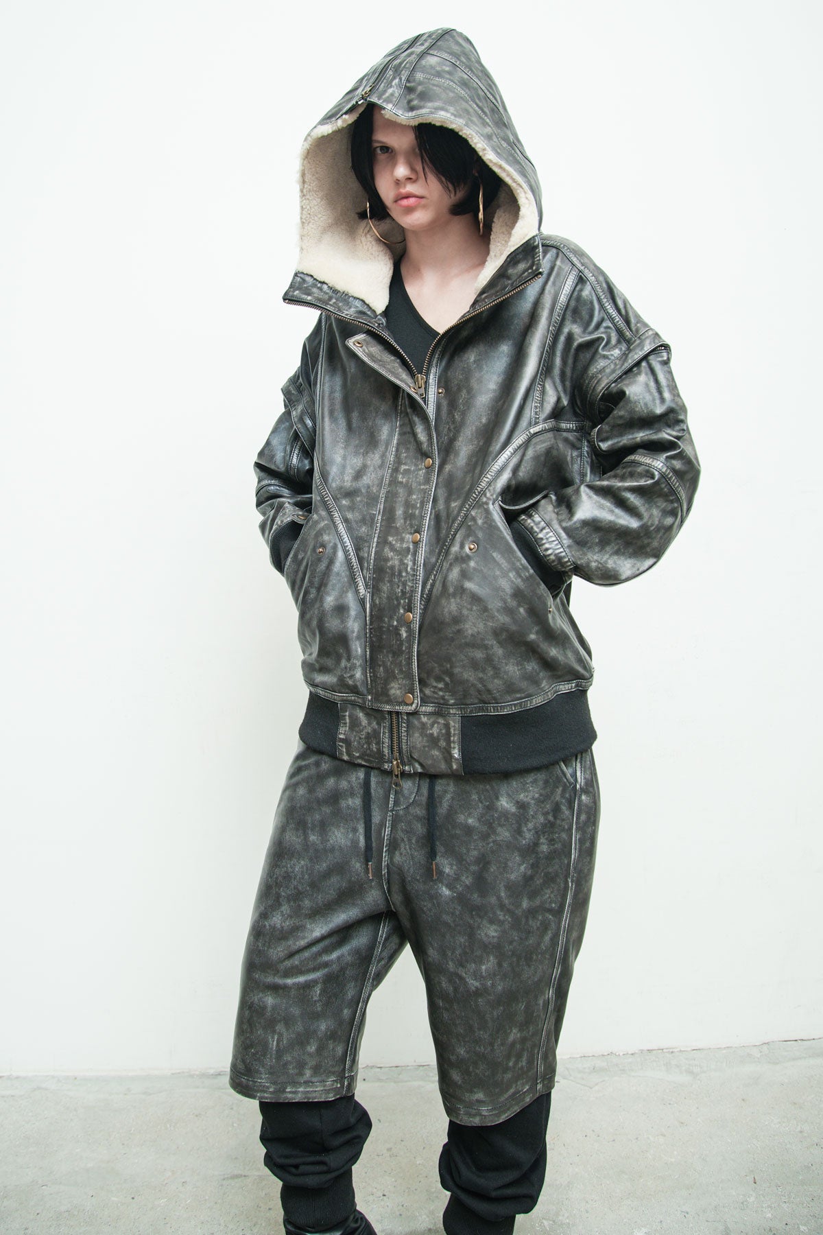 files/NicholasK-O-463-DavosBomber-BlackBeige-09.jpg