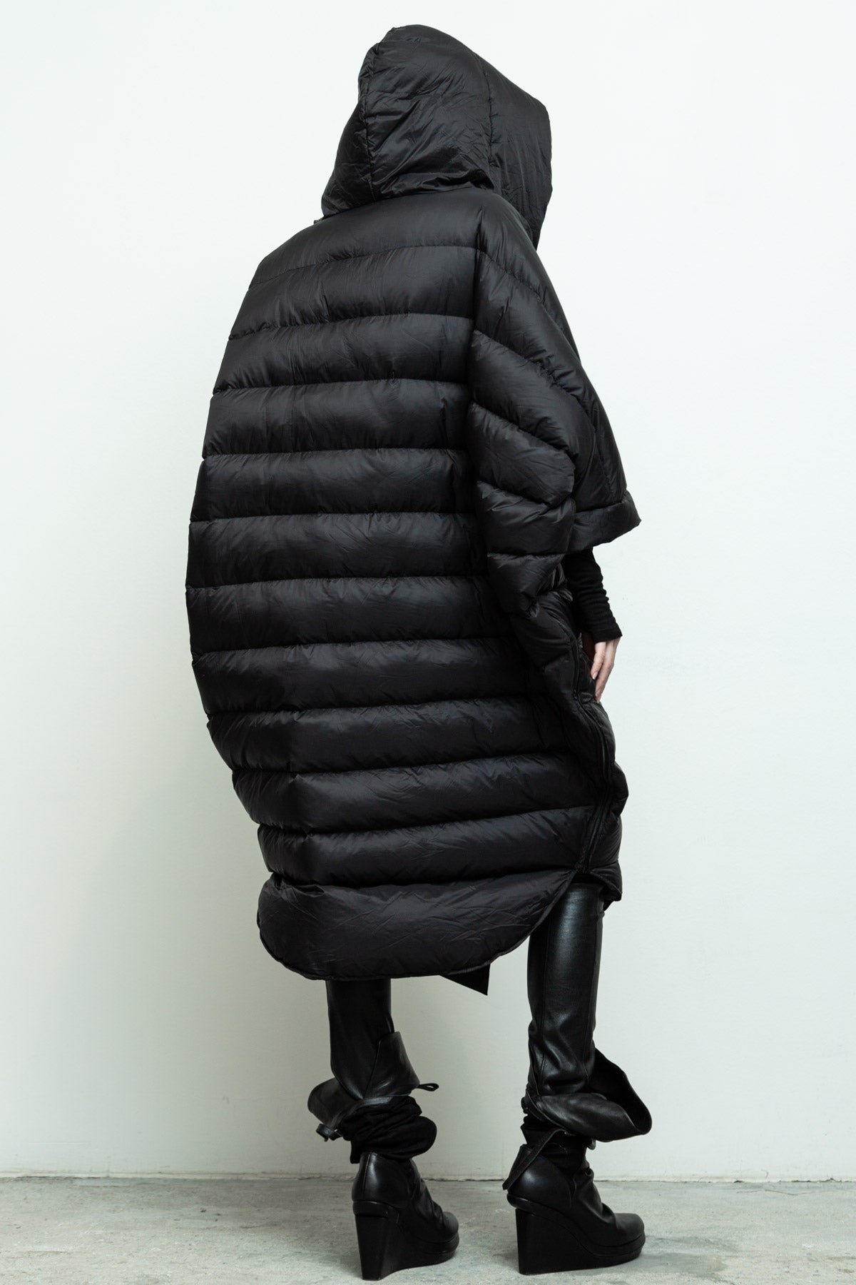 files/NicholasK-O-AnorakPuffer-Black-04.jpg