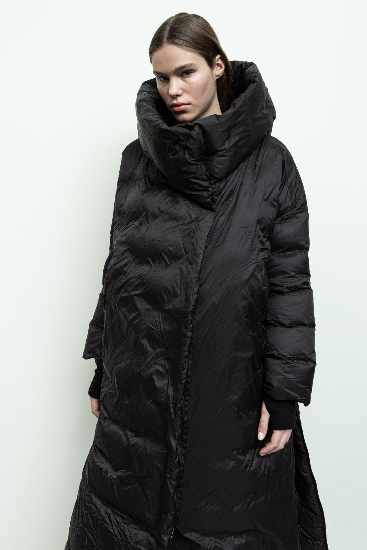 files/NicholasK-O-LongPuffer-Black-07.jpg