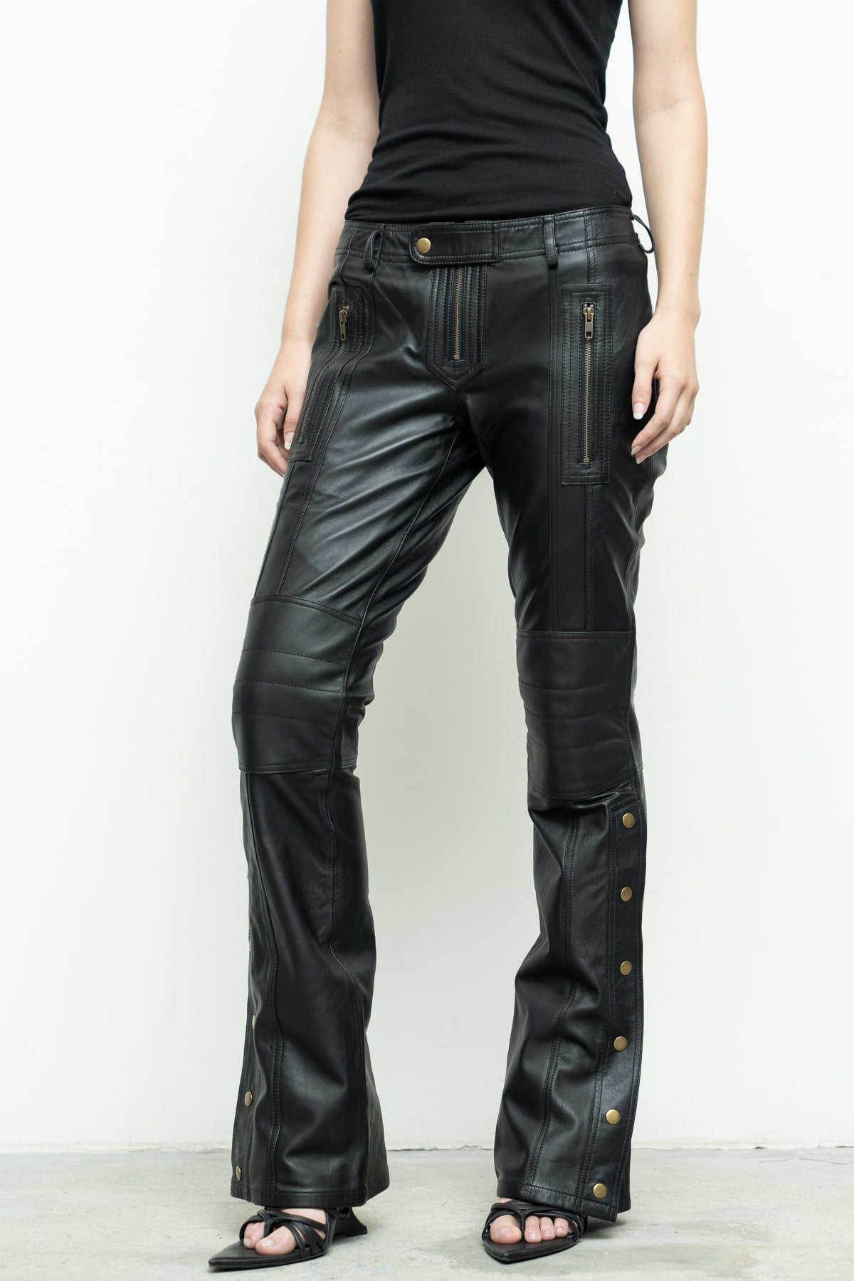 files/NicholasK-P-271E-RockPant-Black-01_8d0a54ed-8452-4e3d-bba0-a36f36a94db5.jpg