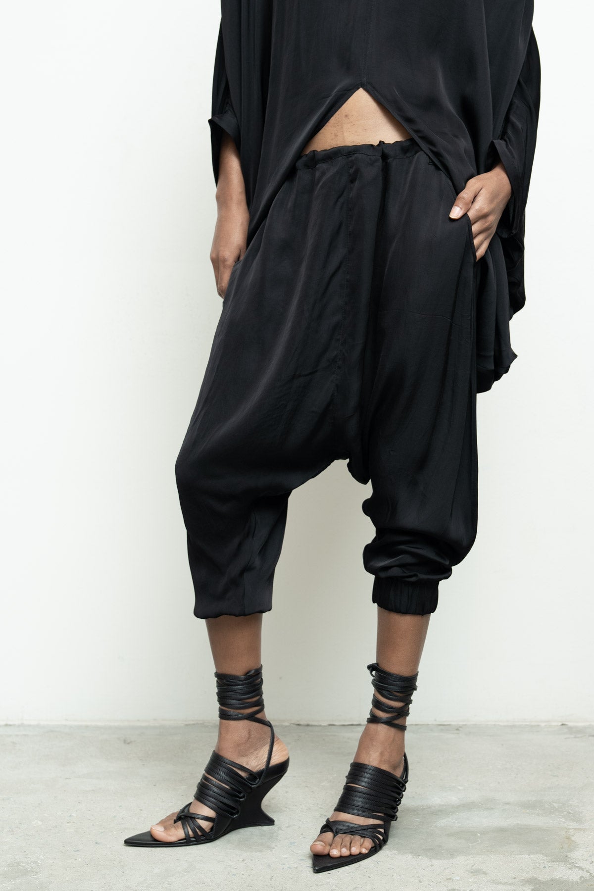 files/NicholasK-P-298D-JehanPant-Black-04.jpg