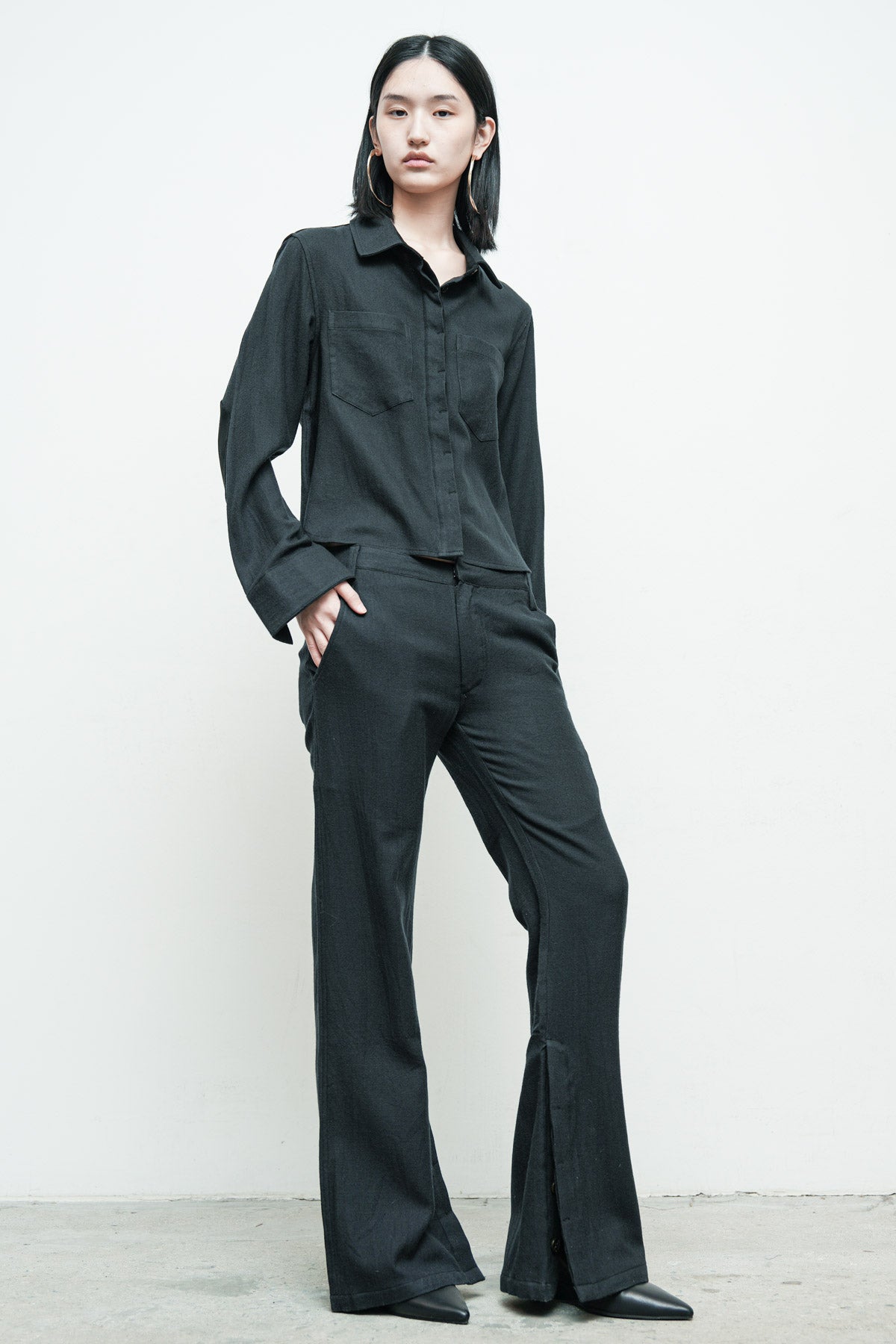 files/NicholasK-S-343-FreyjaShirt-Black-P-307C-weekendpant-Black-08.jpg