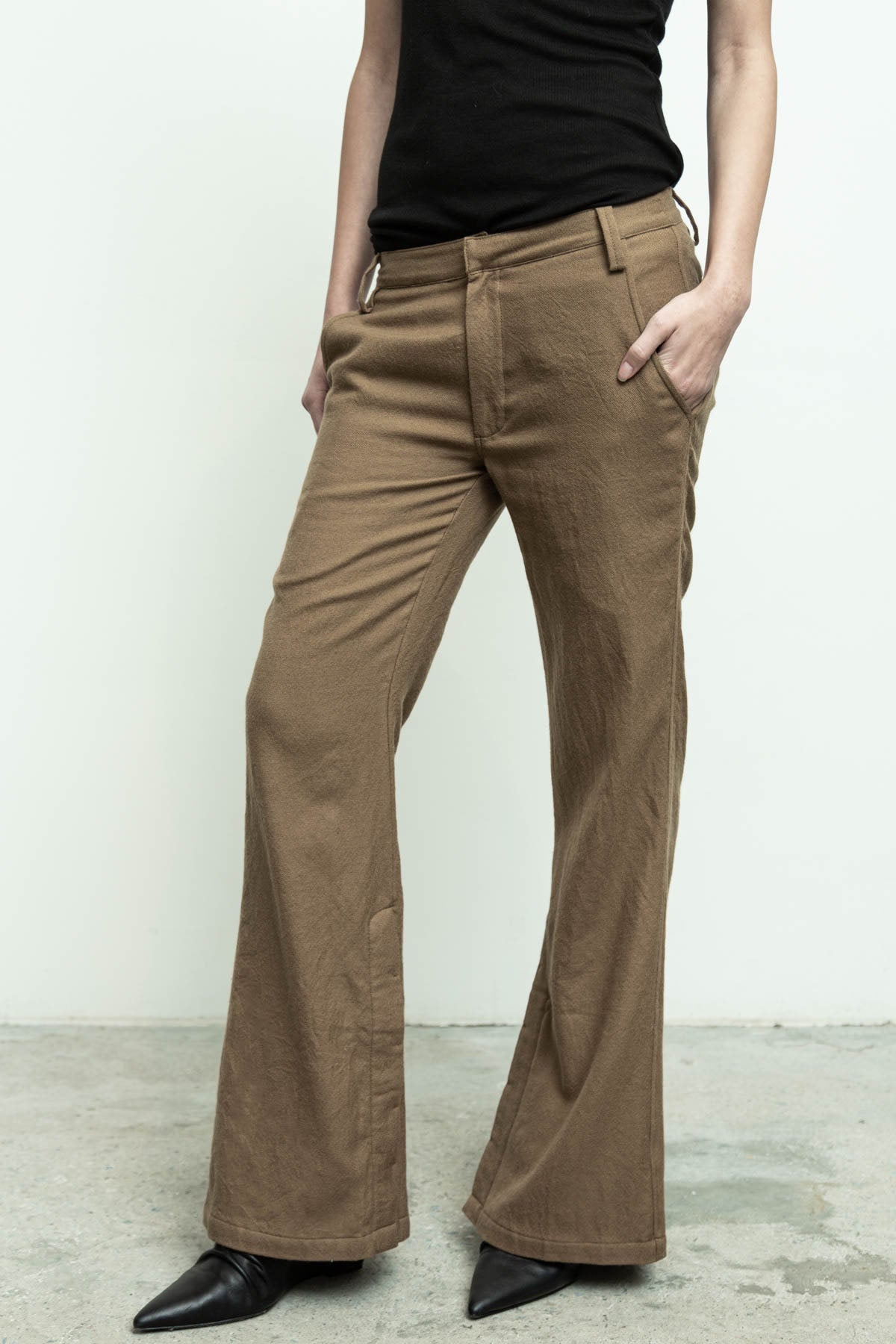 files/NicholasK-S-344-SylasShirt-Bronze-P-307C-WeekendPant-Bronze-01.jpg