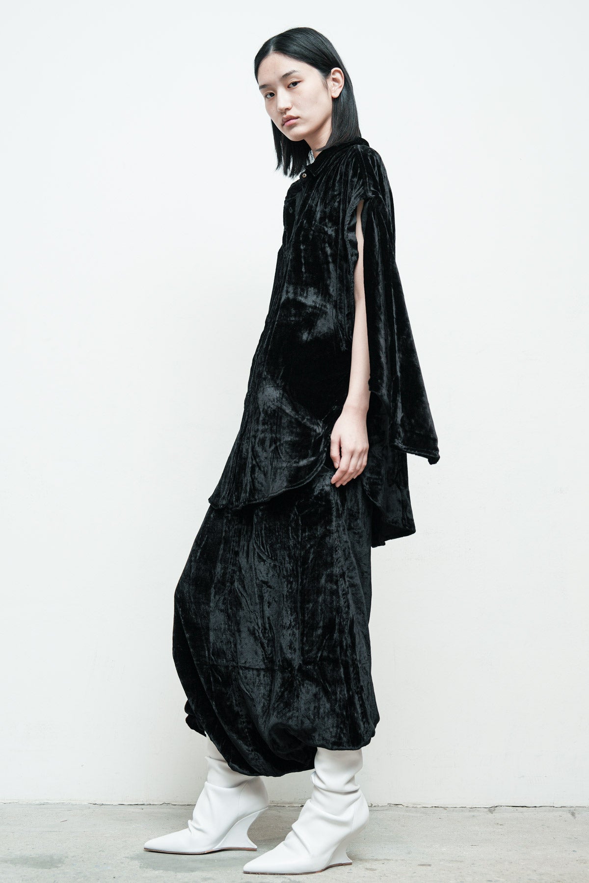 files/NicholasK-S-350B-KillanShirt-Black-P-306D-BahaSkant-Black-O-438C-KilmerJacket-Black-03_4a58292f-0b56-4a80-9b8b-decd3489069f.jpg
