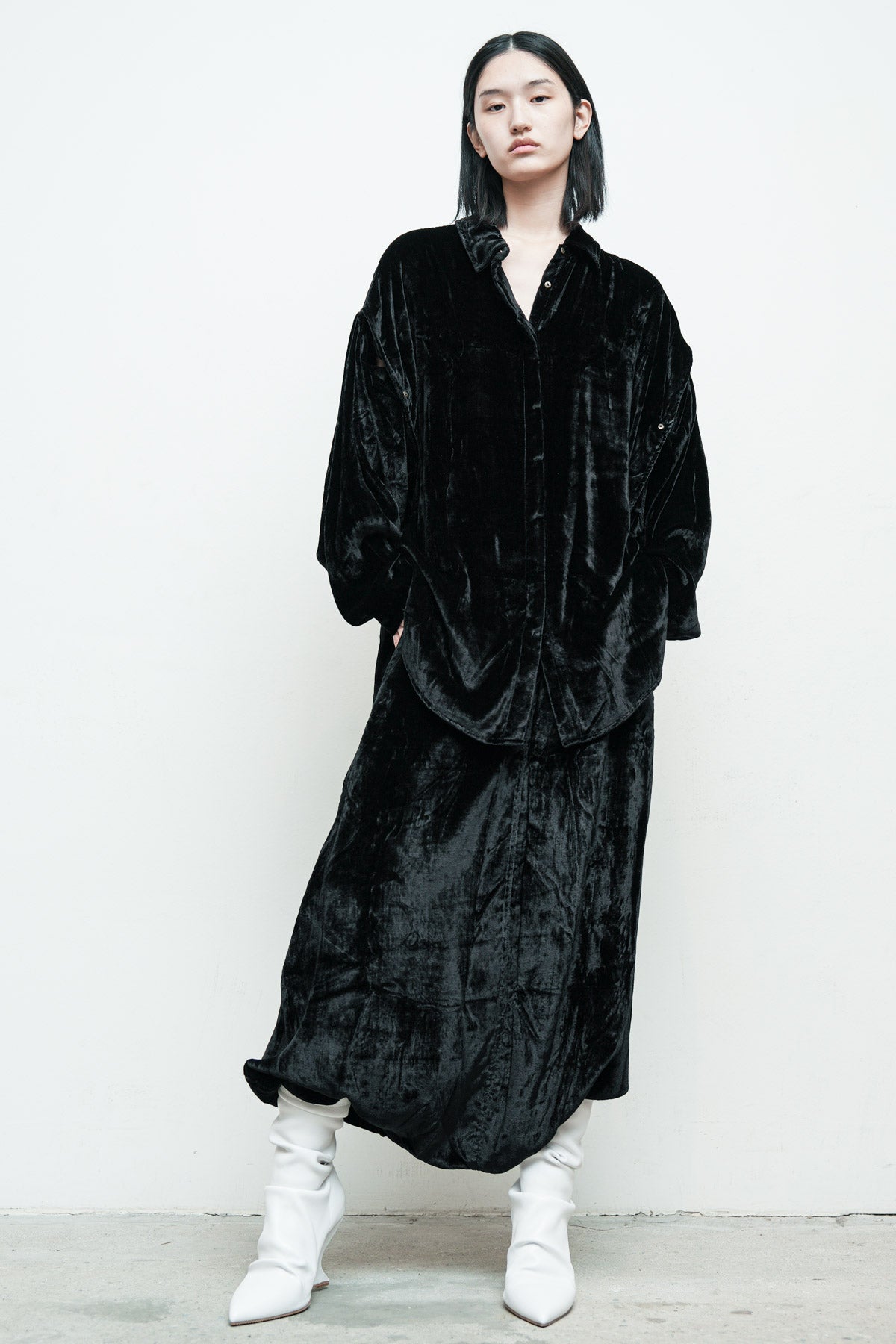 files/NicholasK-S-350B-KillanShirt-Black-P-306D-BahaSkant-Black-O-438C-KilmerJacket-Black-04_e49b2934-3206-402e-acdc-6447029692ad.jpg