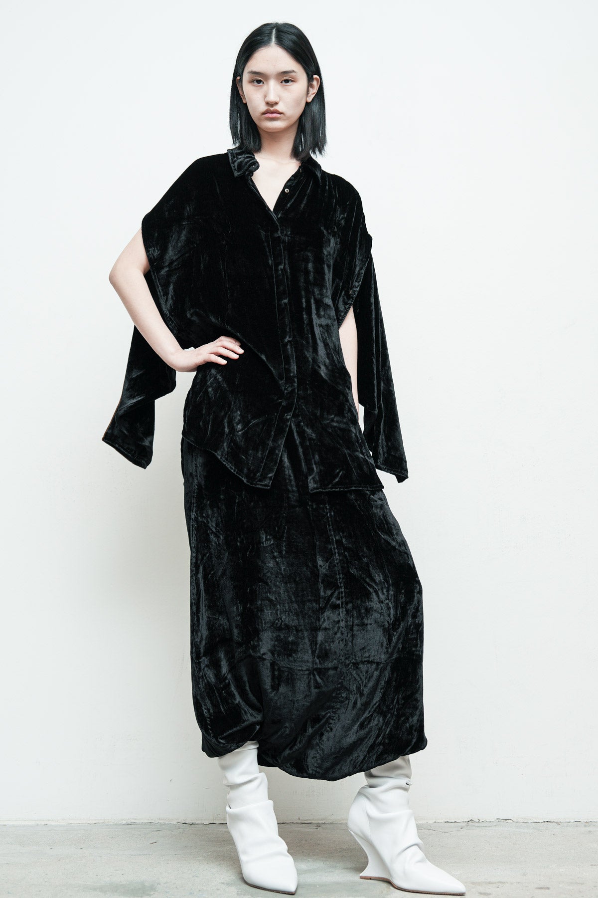 files/NicholasK-S-350B-KillanShirt-Black-P-306D-BahaSkant-Black-O-438C-KilmerJacket-Black-05.jpg