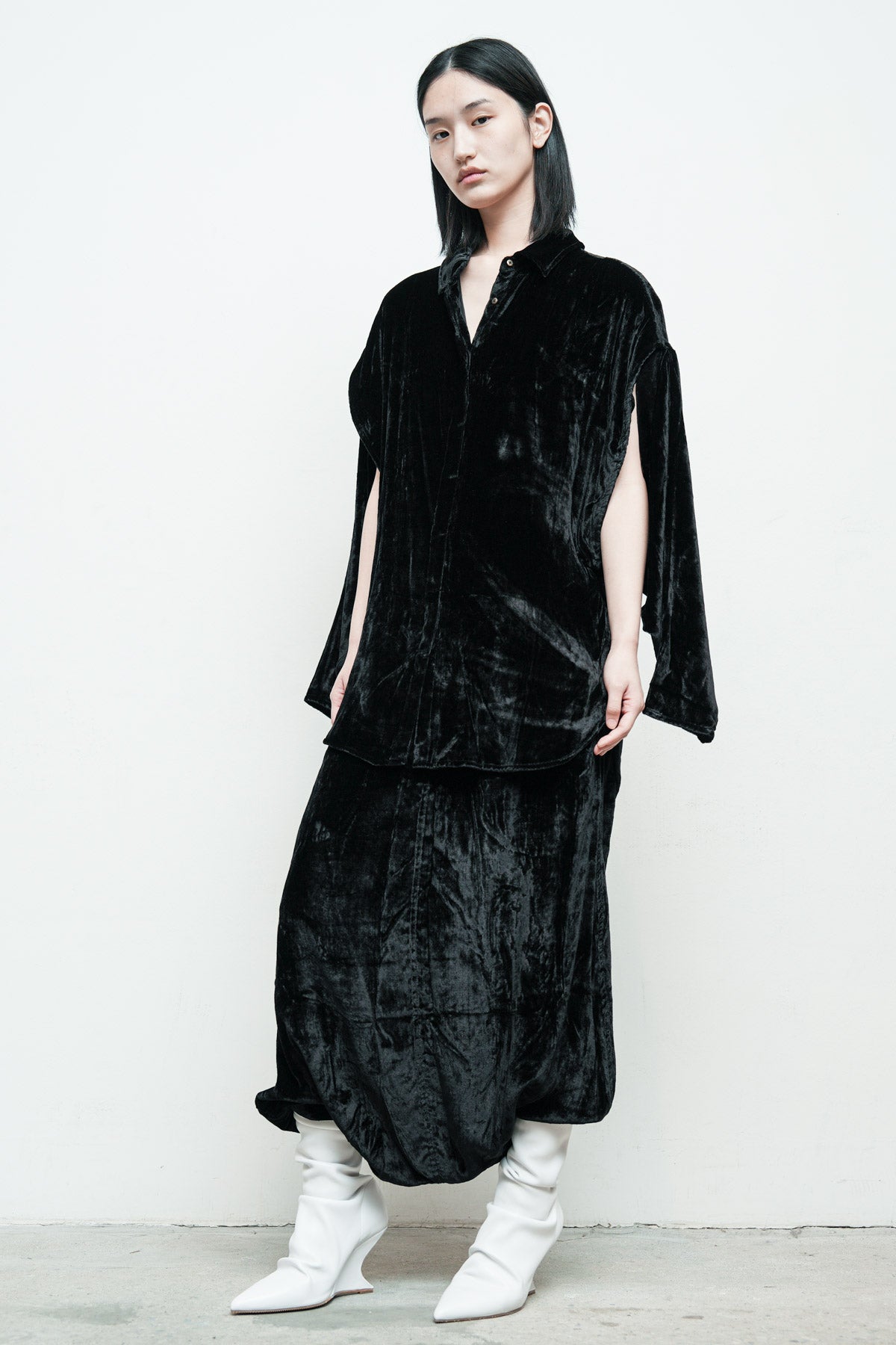 files/NicholasK-S-350B-KillanShirt-Black-P-306D-BahaSkant-Black-O-438C-KilmerJacket-Black-06.jpg