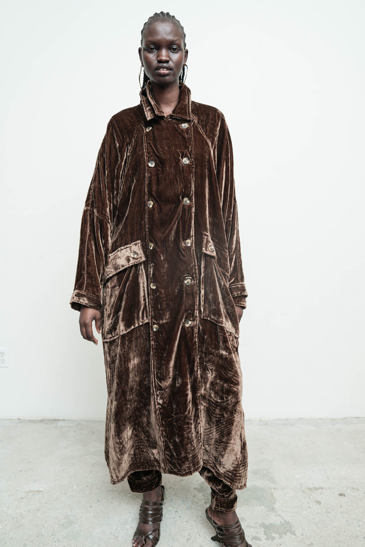 files/NicholasK-S-350B-KillanShirt-P-360B-BahaSkant-Bronze-O-462B-MadisonJacket-Bronze-04.jpg