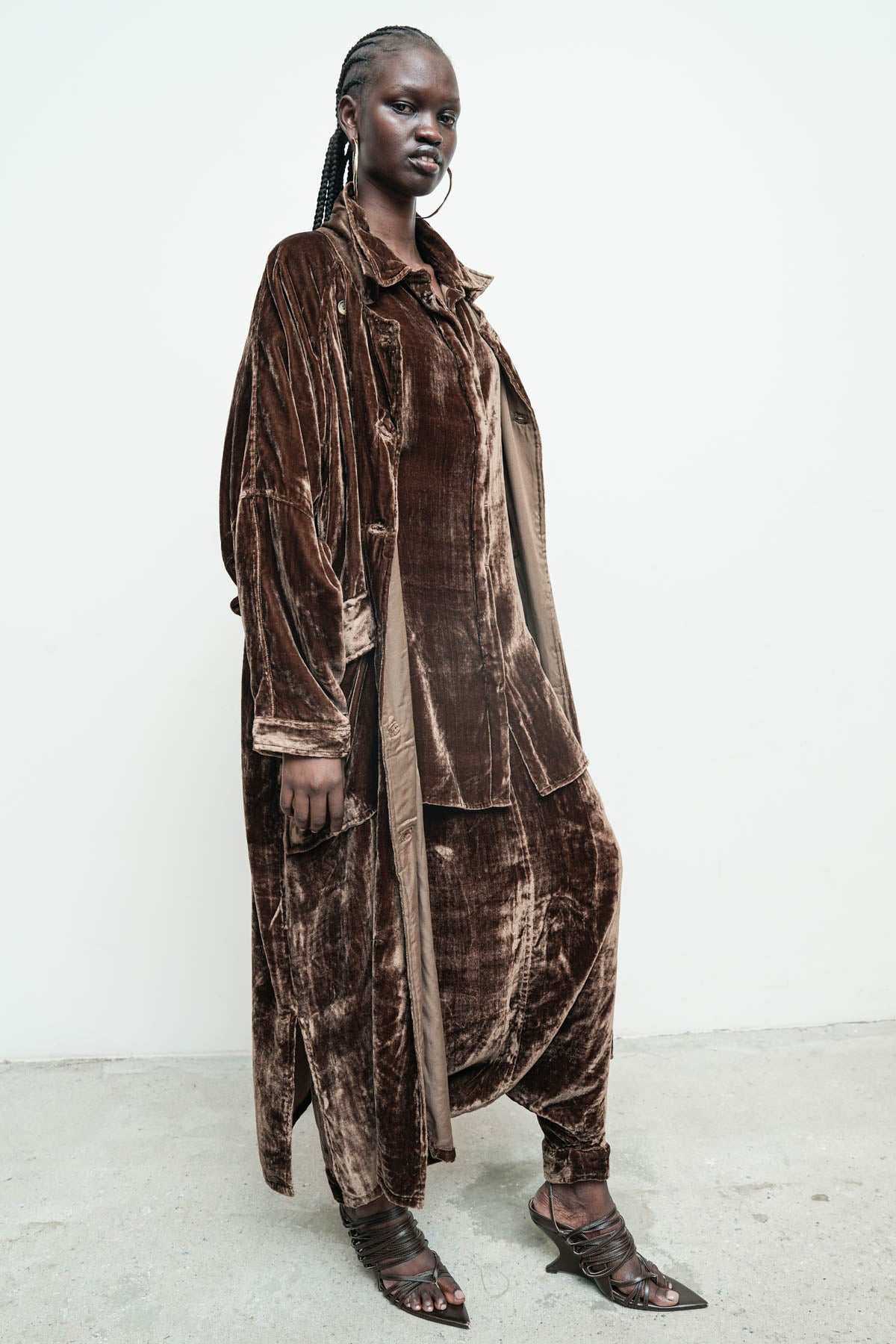 files/NicholasK-S-350B-KillanShirt-P-360B-BahaSkant-Bronze-O-462B-MadisonJacket-Bronze-08.jpg