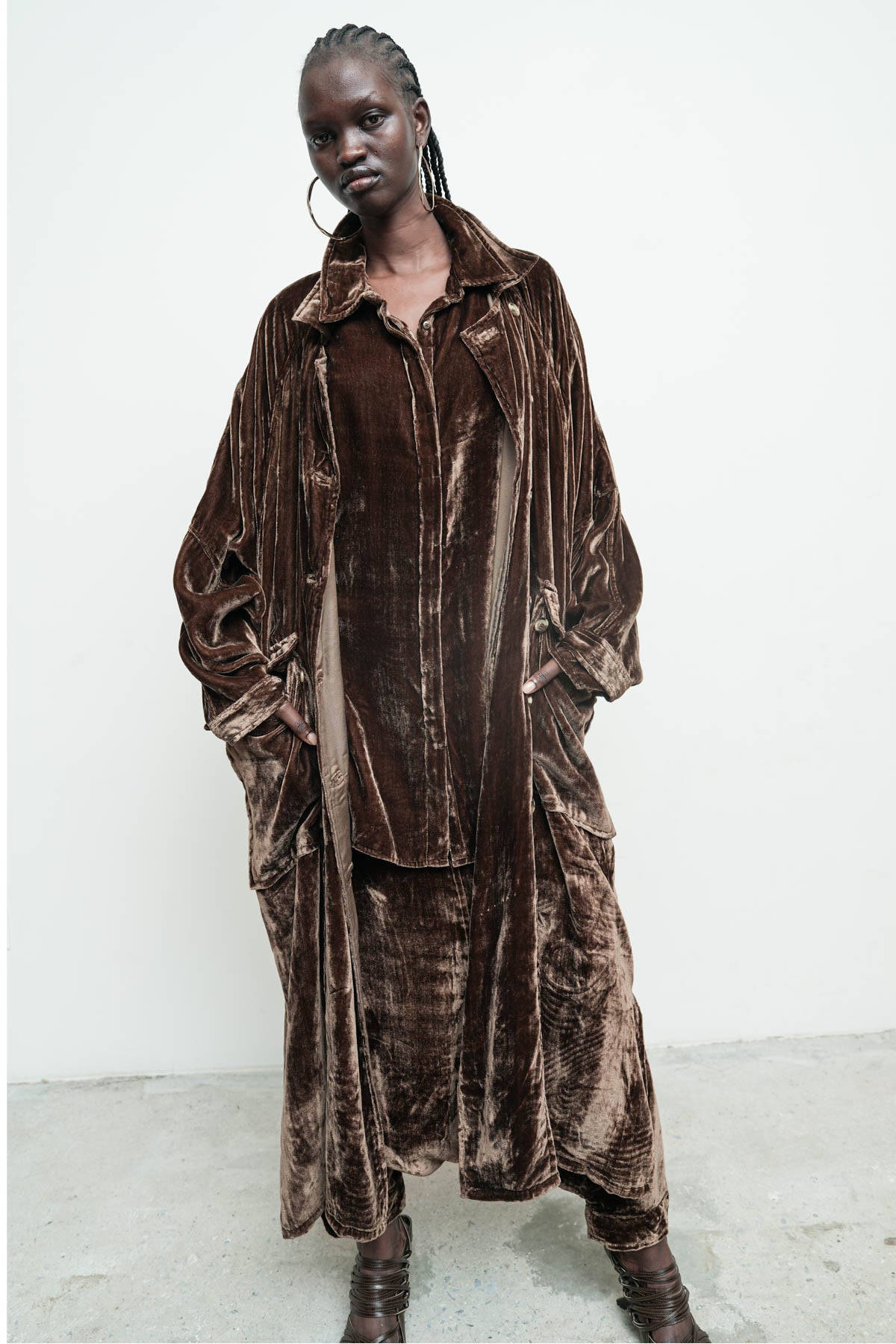files/NicholasK-S-350B-KillanShirt-P-360B-BahaSkant-Bronze-O-462B-MadisonJacket-Bronze-09.jpg