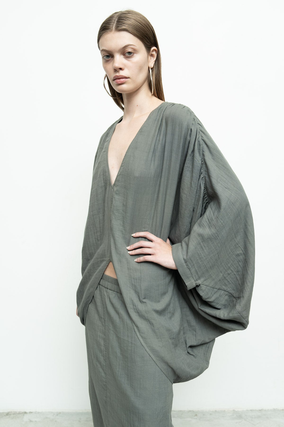 files/NicholasK-S-353B-RiverShirt-Slate-01.jpg