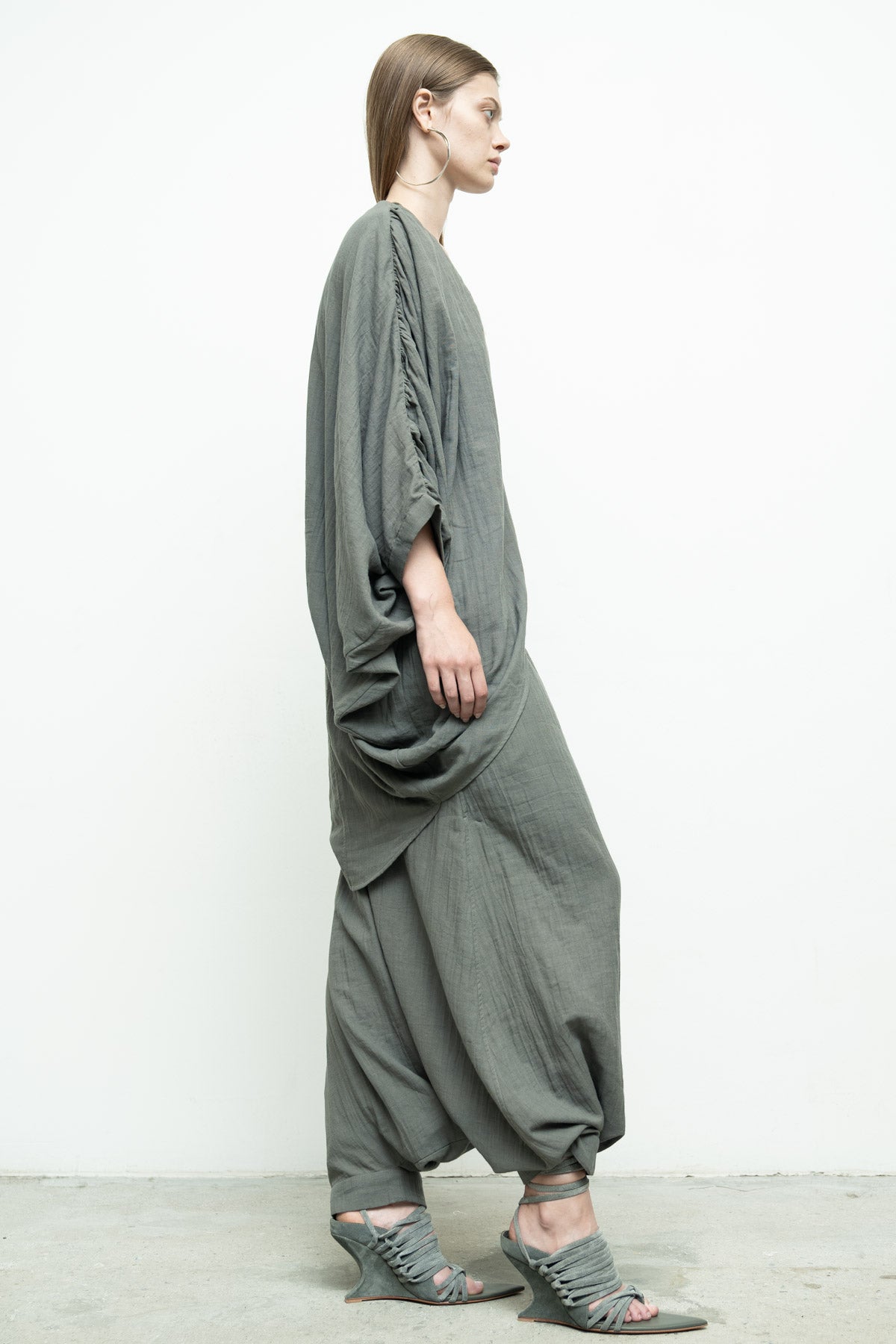 files/NicholasK-S-353B-RiverShirt-Slate-05.jpg