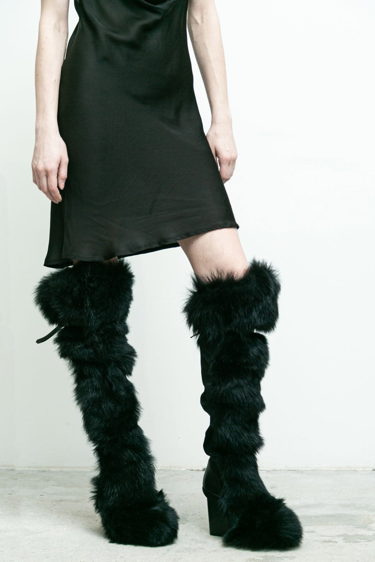 files/NicholasK-SD-136C-MikaDress-Black-A-109B-JeddaBoot-BlackFur-07.jpg