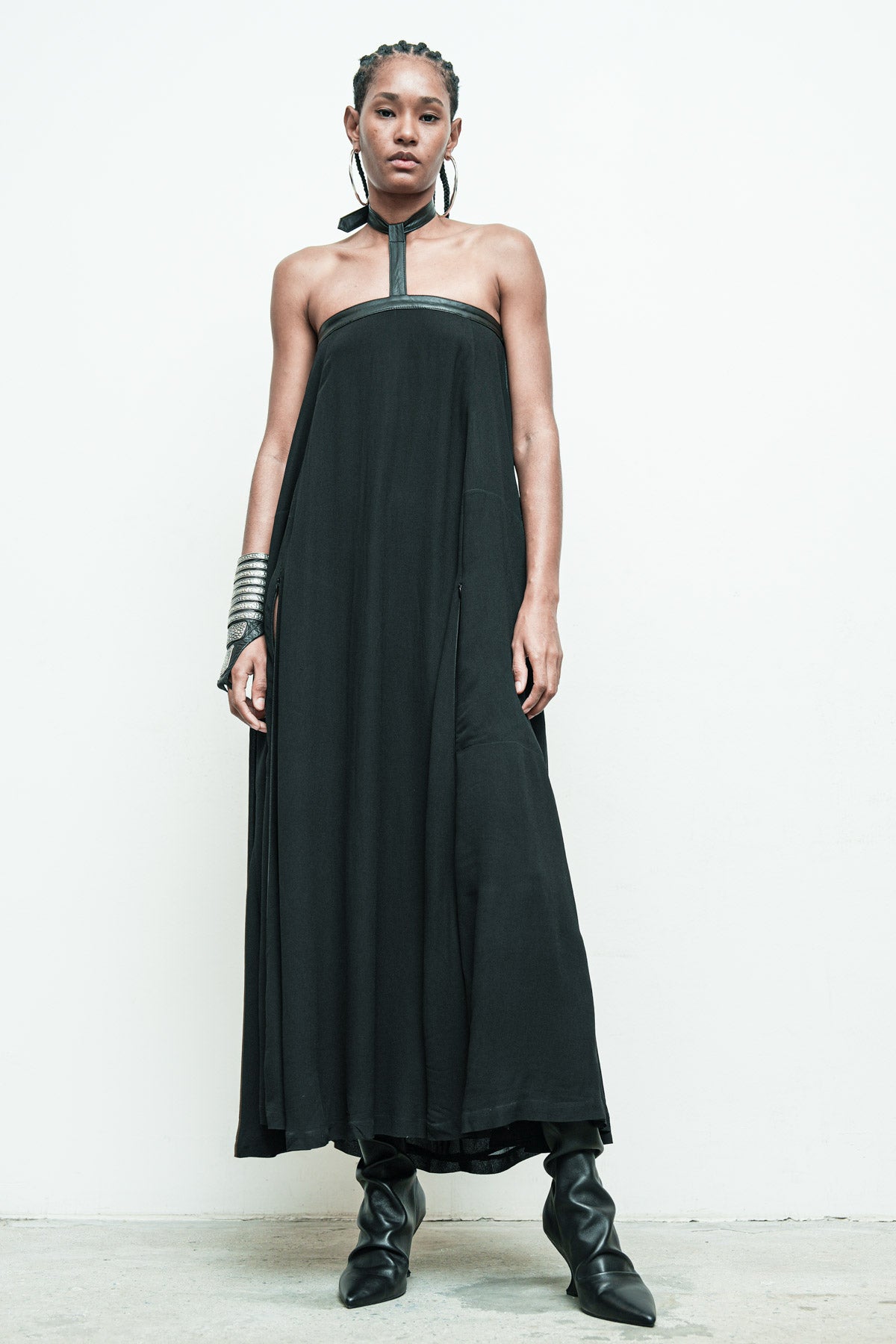 files/NicholasK-SD-572-HestiaDress-Black-004.jpg