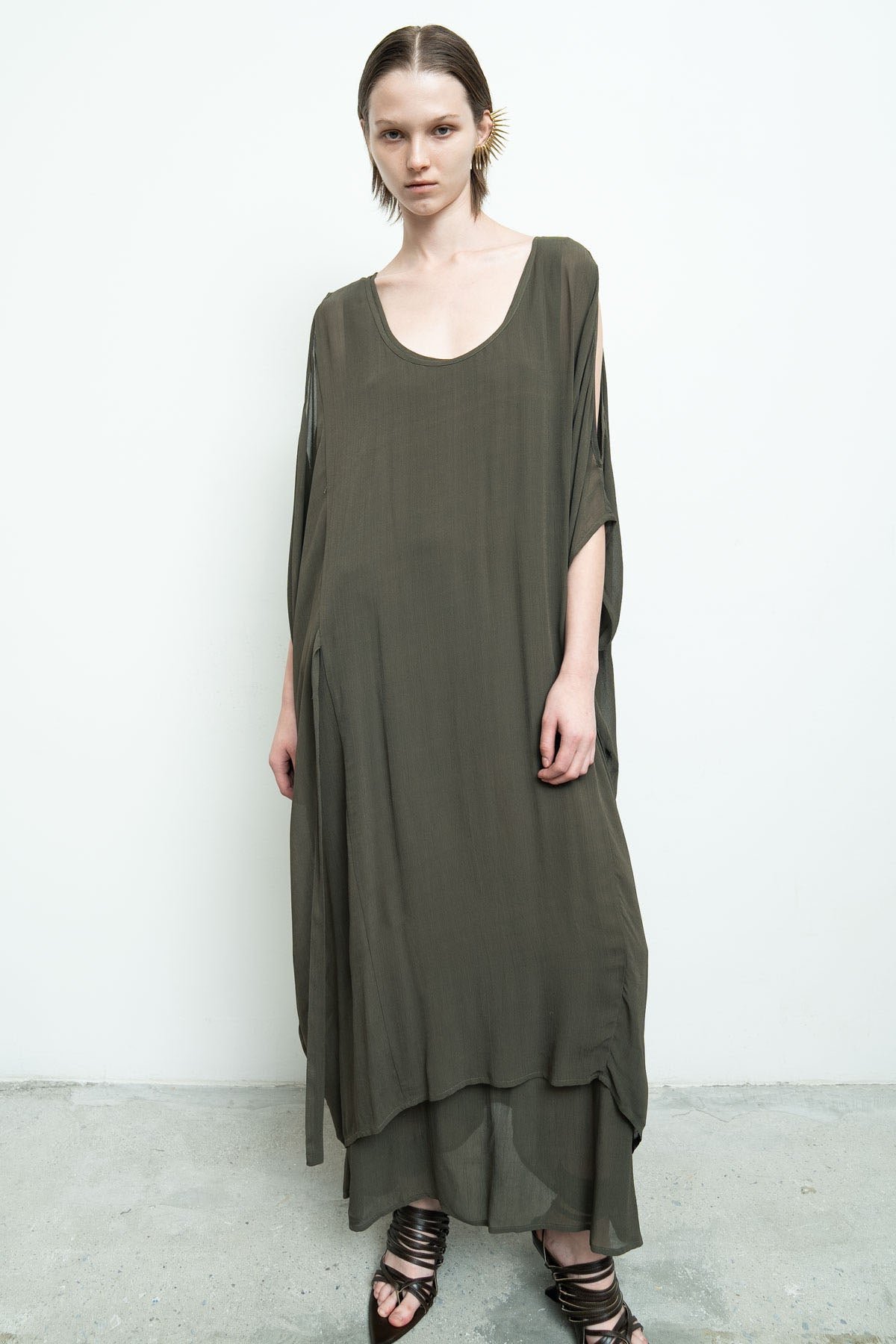 files/NicholasK-SD-630-DrewDress-Moss-06_125927c5-d6cd-467a-a664-c51656760fd6.jpg