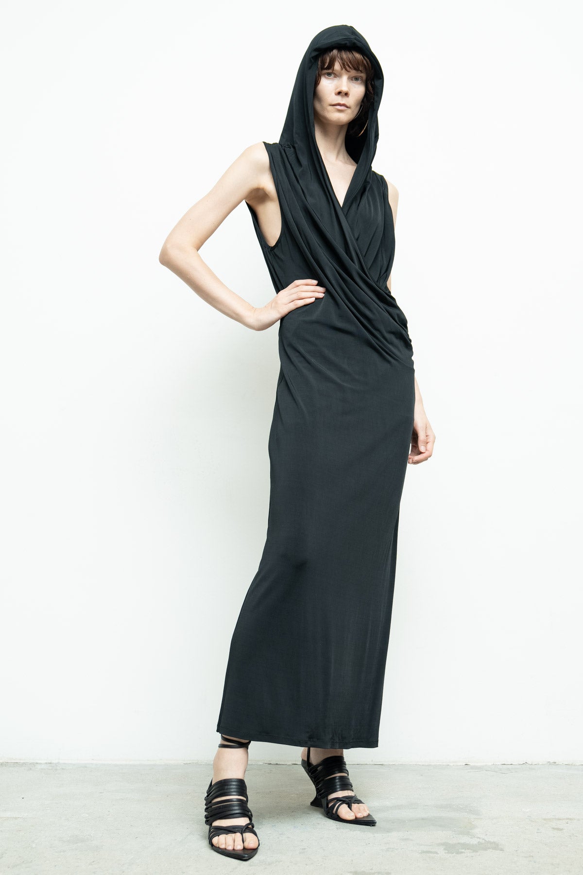 files/NicholasK-SD-634-ArlettDress-Black-05_fb838b13-282f-4429-b665-5358d6f7d5b6.jpg