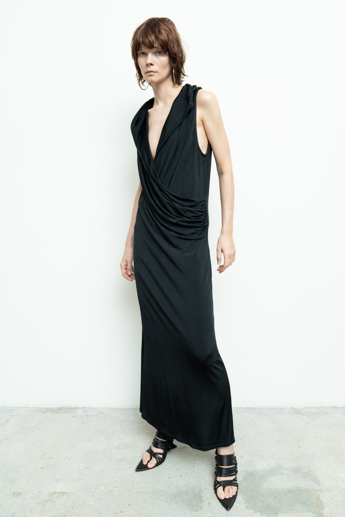 files/NicholasK-SD-634-ArlettDress-Black-07_4aa6ed6e-16b1-49e9-83b2-4413b3d11f3d.jpg