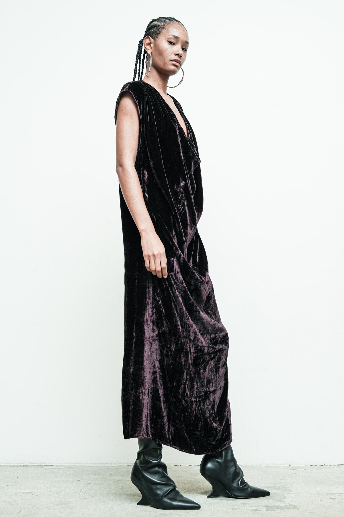 files/NicholasK-SD-641B-TemDress-Aubergine-04.jpg