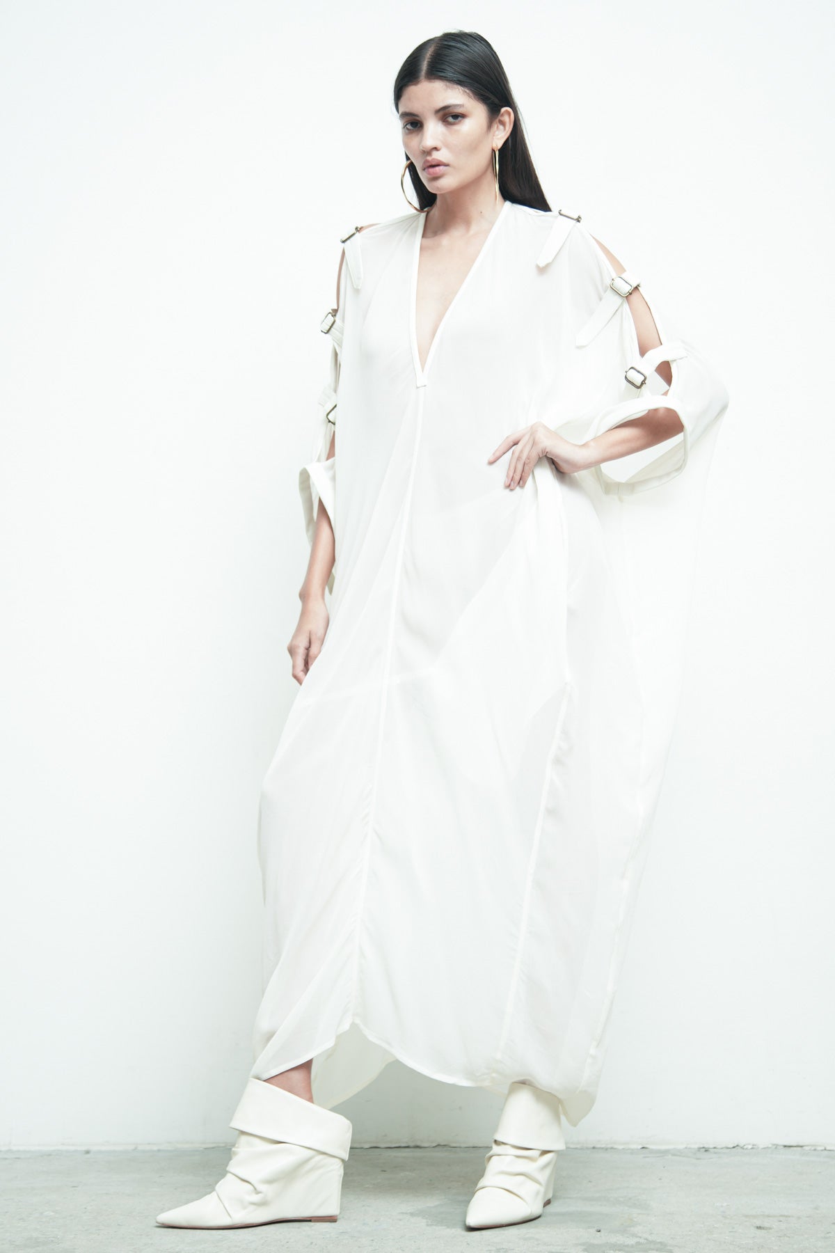 files/NicholasK-SD-661-SterlingDress-OffWhite-04.jpg
