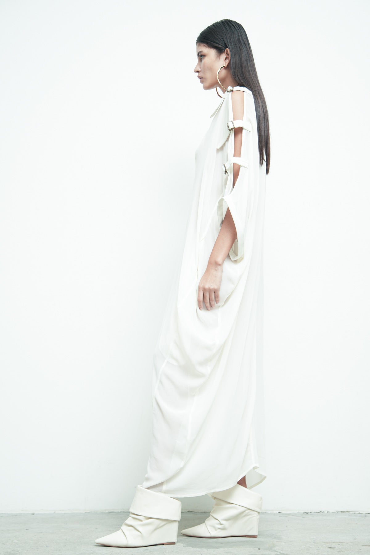 files/NicholasK-SD-661-SterlingDress-OffWhite-05.jpg