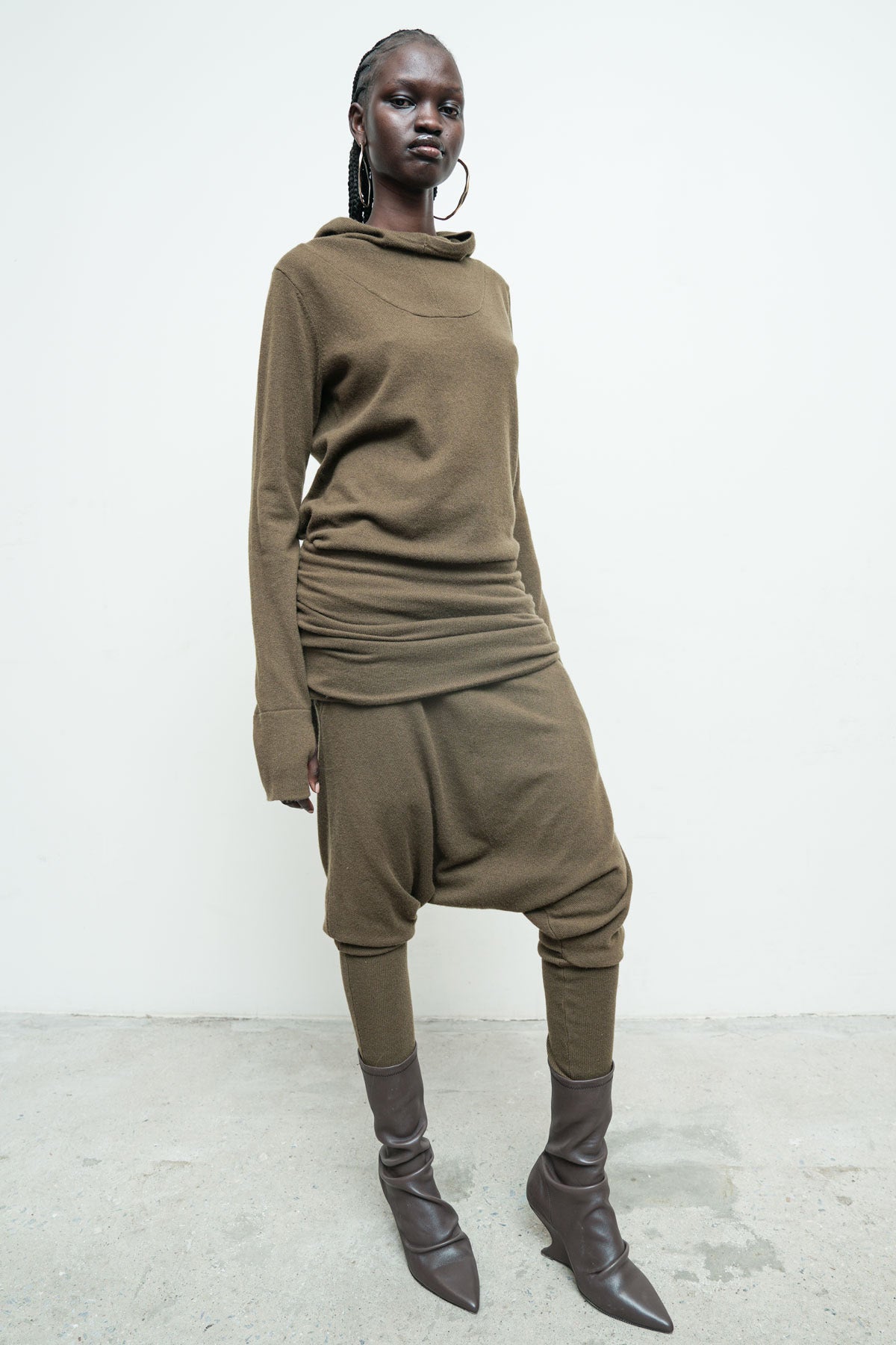 files/NicholasK-SW-295B-ClarkHoody-Bronze-05.jpg