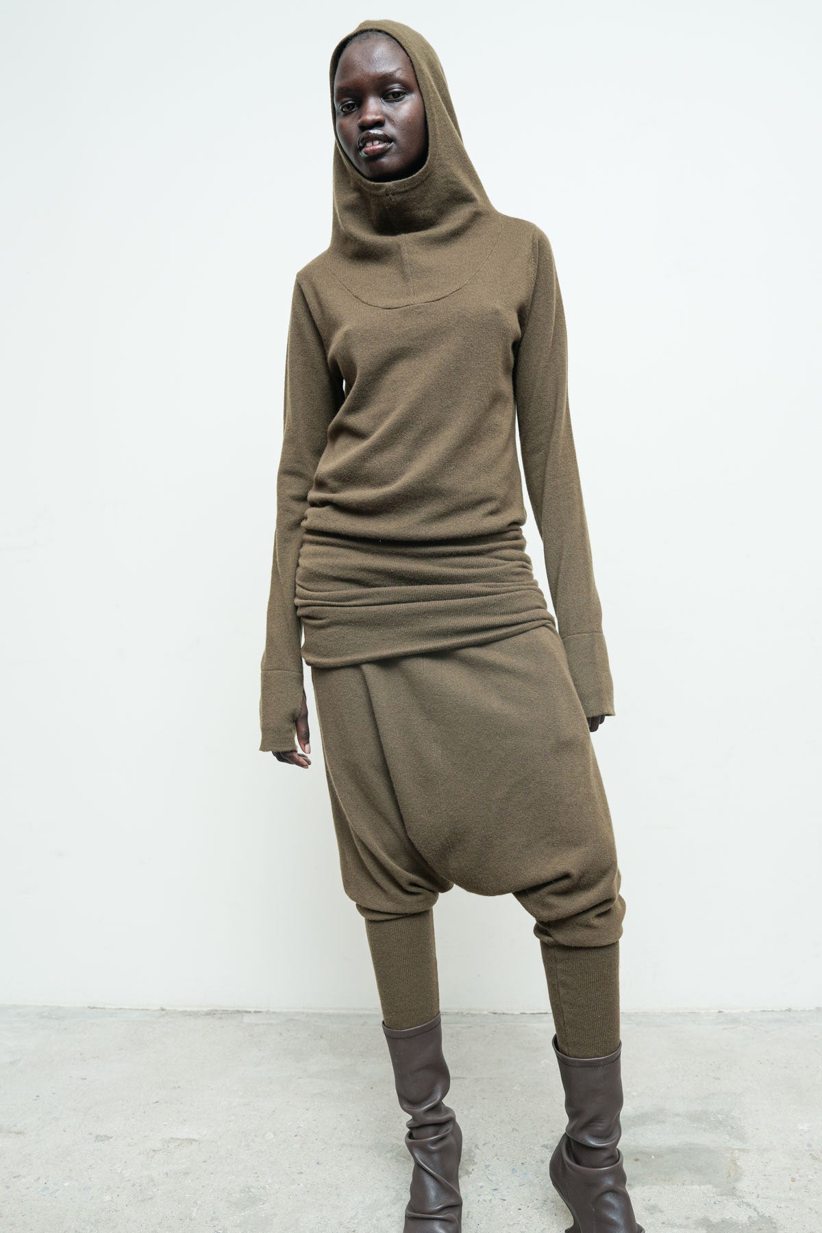 files/NicholasK-SW-295B-ClarkHoody-Bronze-06.jpg