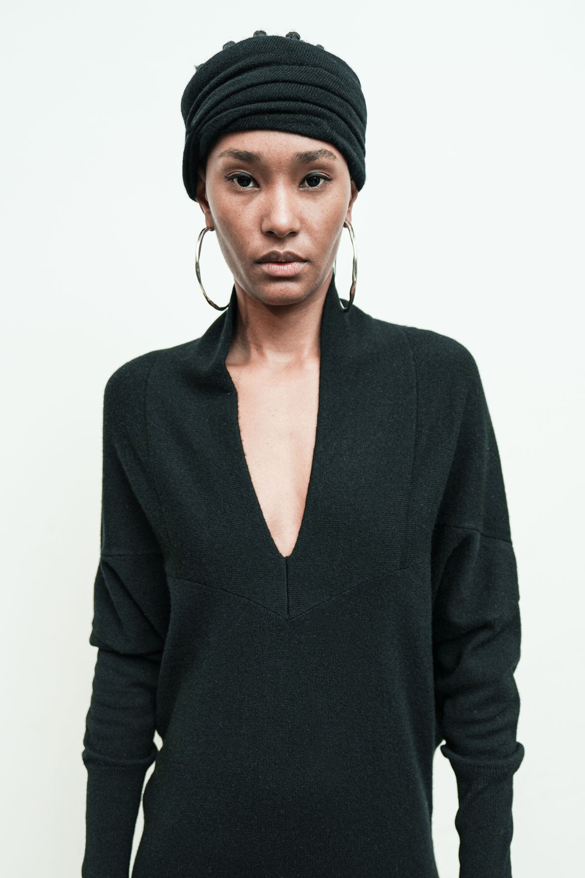 files/NicholasK-SW-363K-ReversibleSweaterDress-Black-A-220C-BaoBeanie-Black-04a.jpg