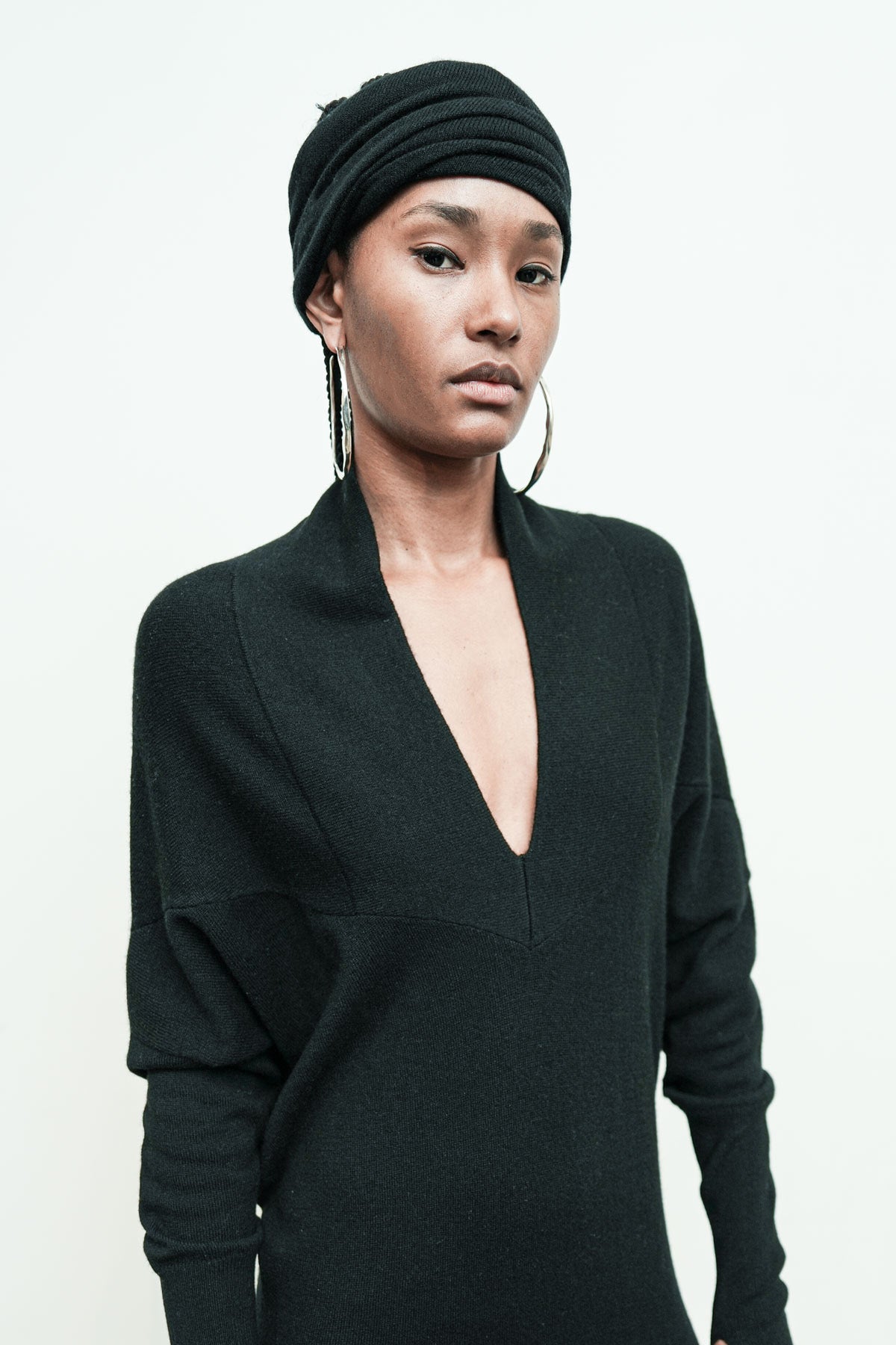 files/NicholasK-SW-363K-ReversibleSweaterDress-Black-A-220C-BaoBeanie-Black-07.jpg
