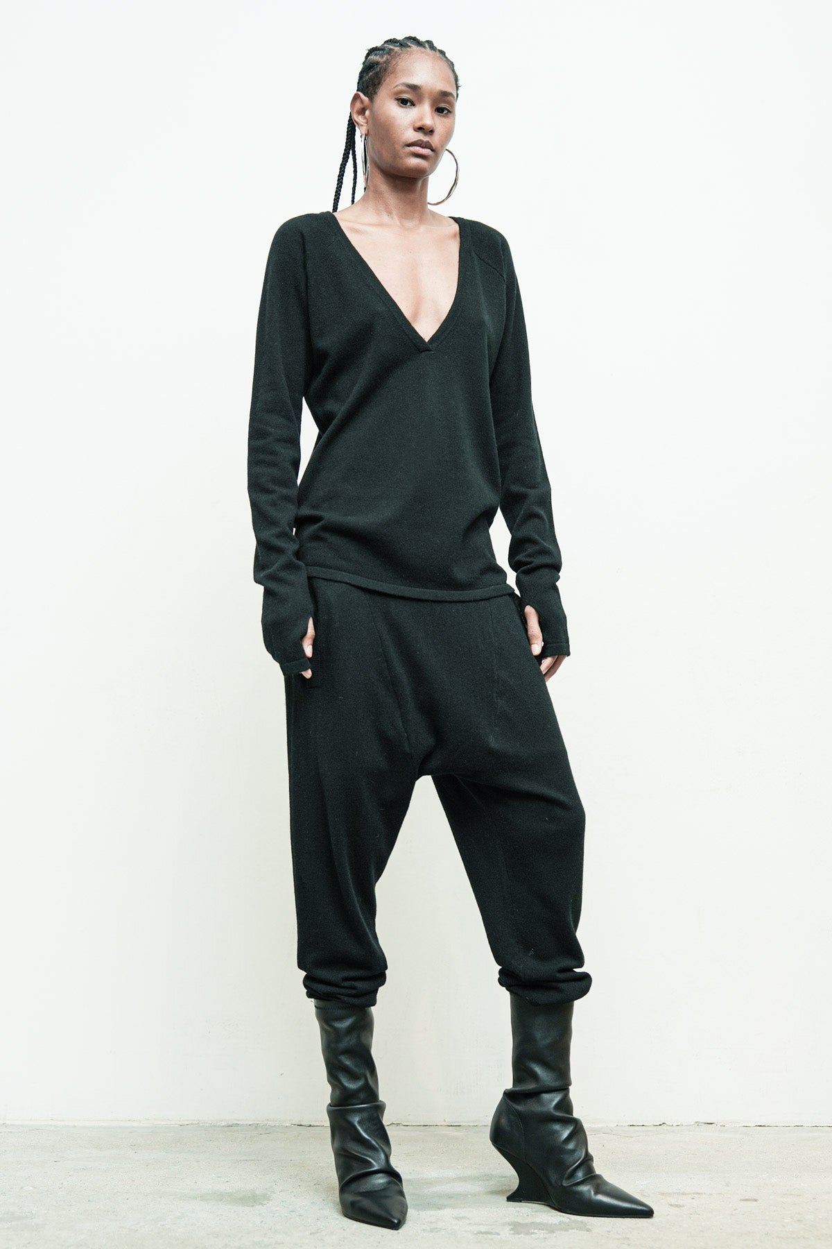files/NicholasK-SW-408B-reversibleLowVSweater-Black-05.jpg