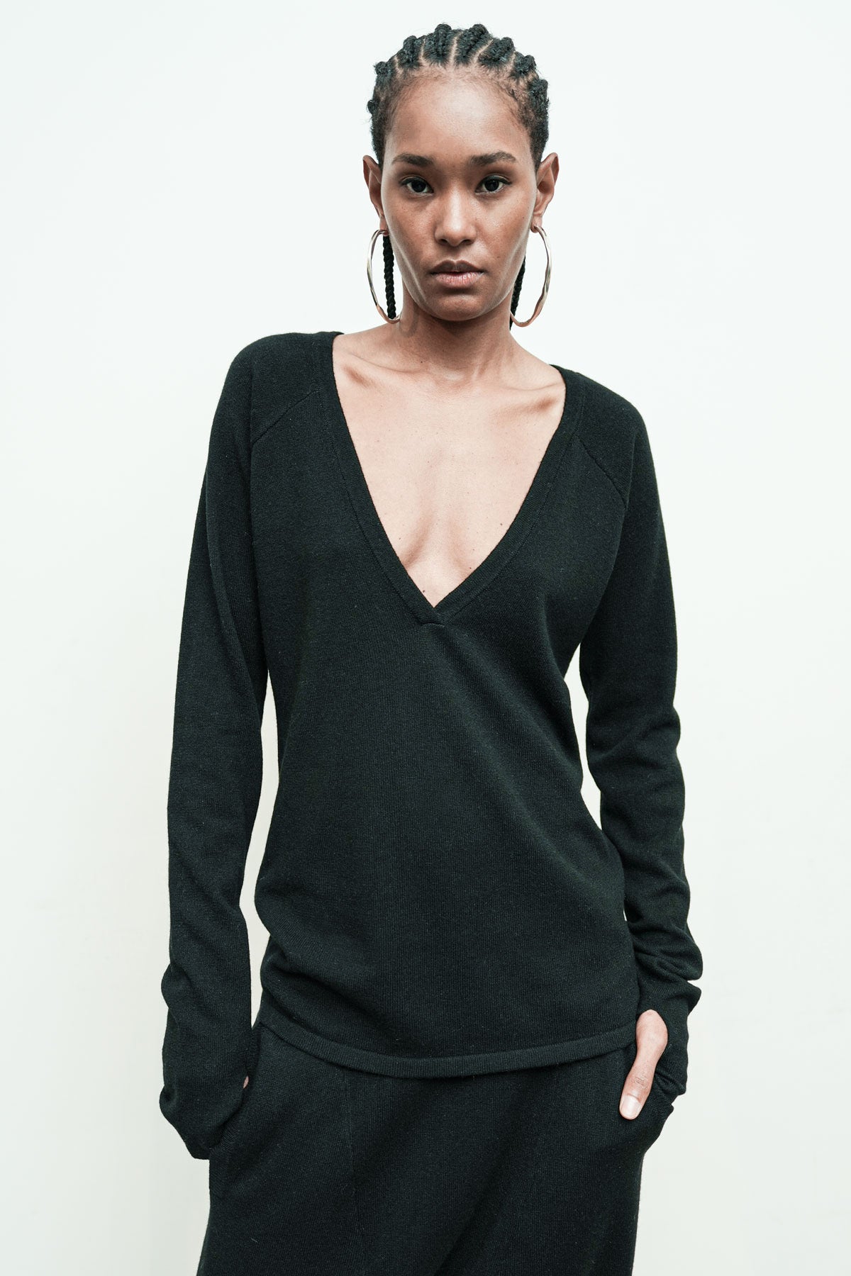 files/NicholasK-SW-408B-reversibleLowVSweater-Black-06.jpg