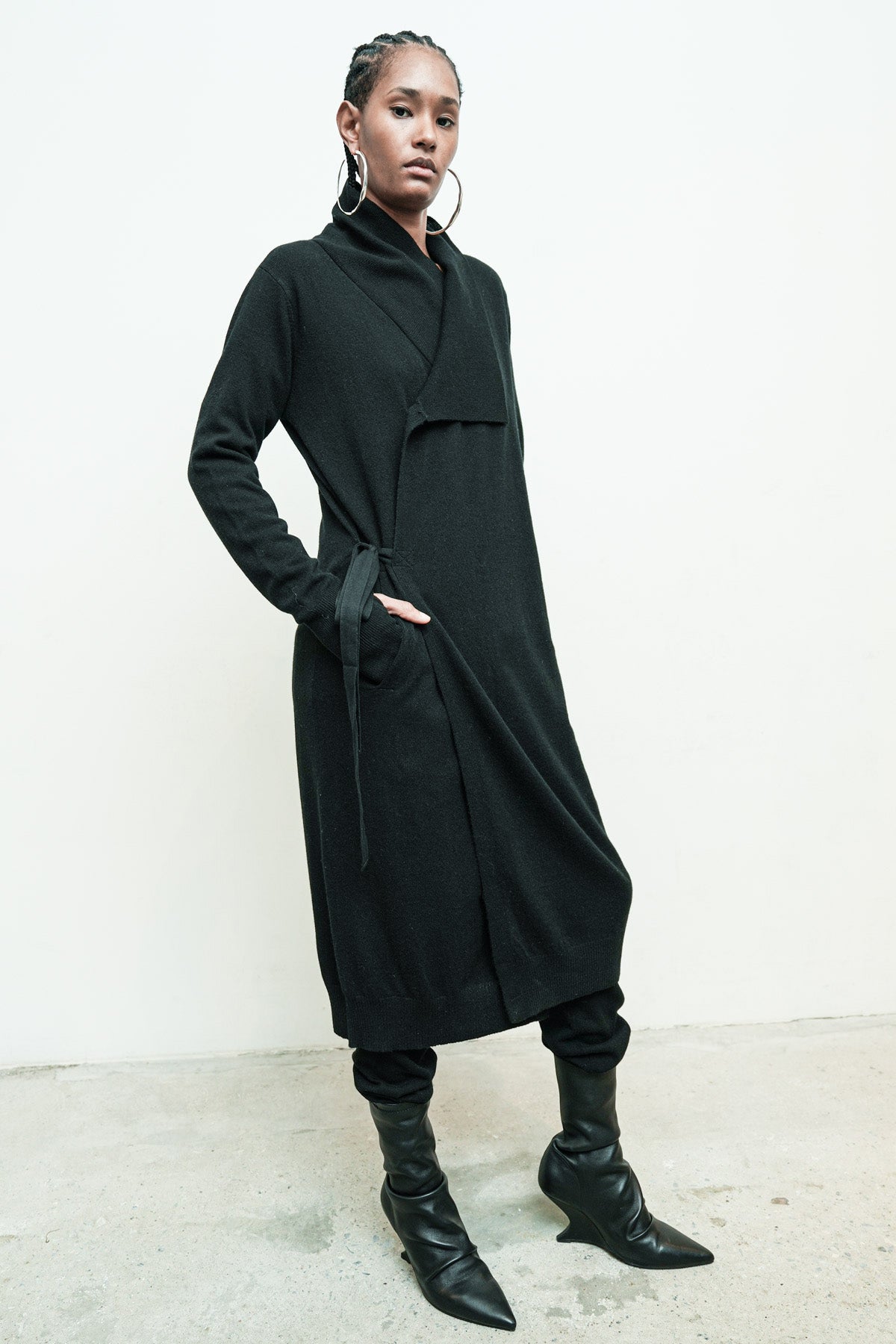 files/NicholasK-SW-408B-reversibleLowVSweater-Black-KPSW-451C-MalekSweater-Black-05.jpg