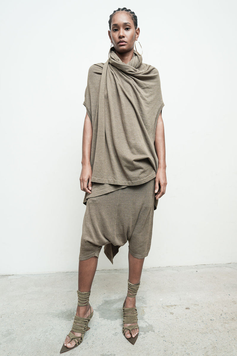 Serius Sleeveless Sweater