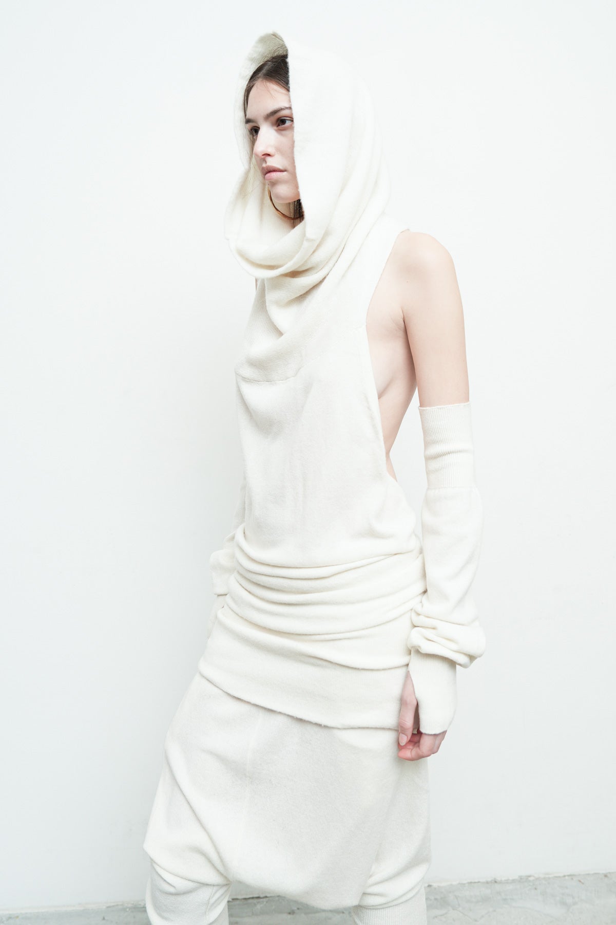 files/NicholasK-SW-472-PhoenixTop-OffWhite--01.jpg