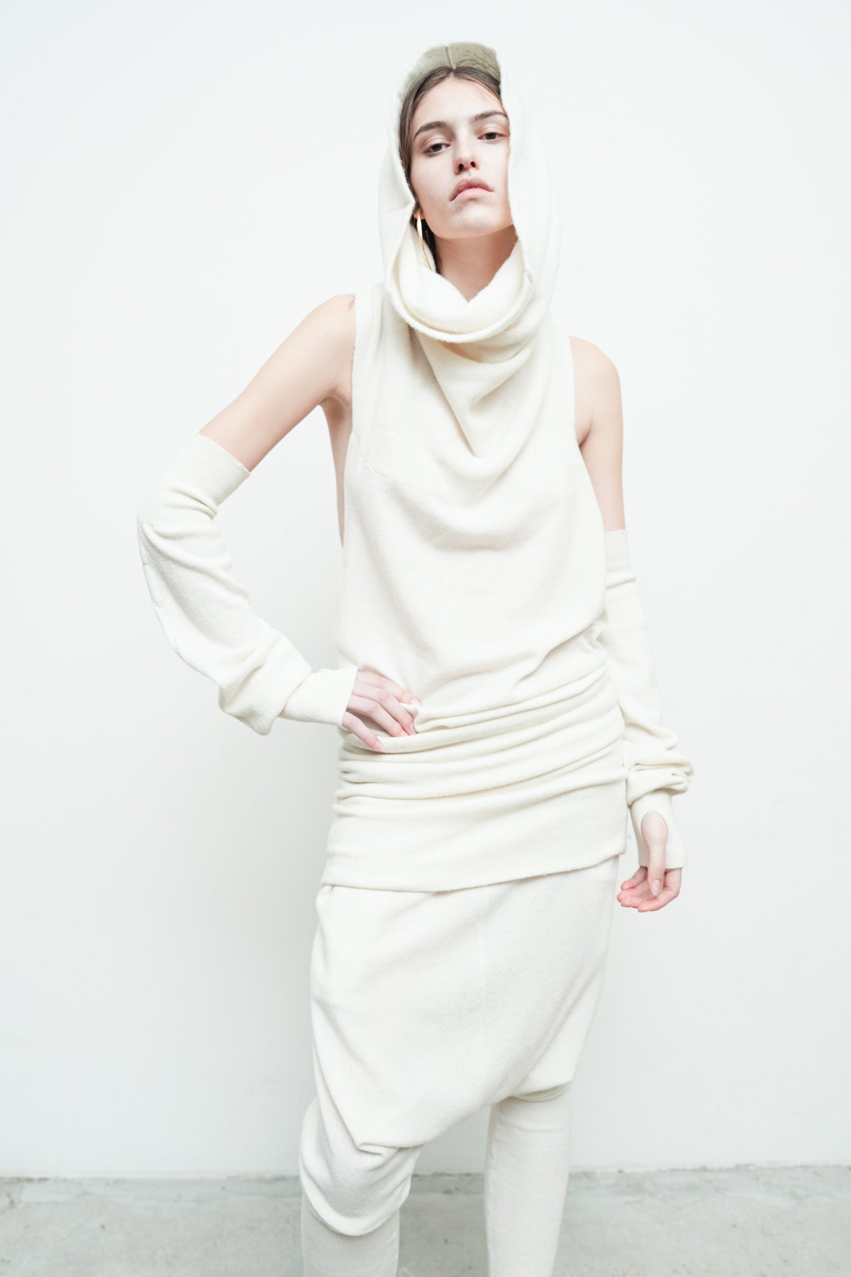 files/NicholasK-SW-472-PhoenixTop-OffWhite--05.jpg
