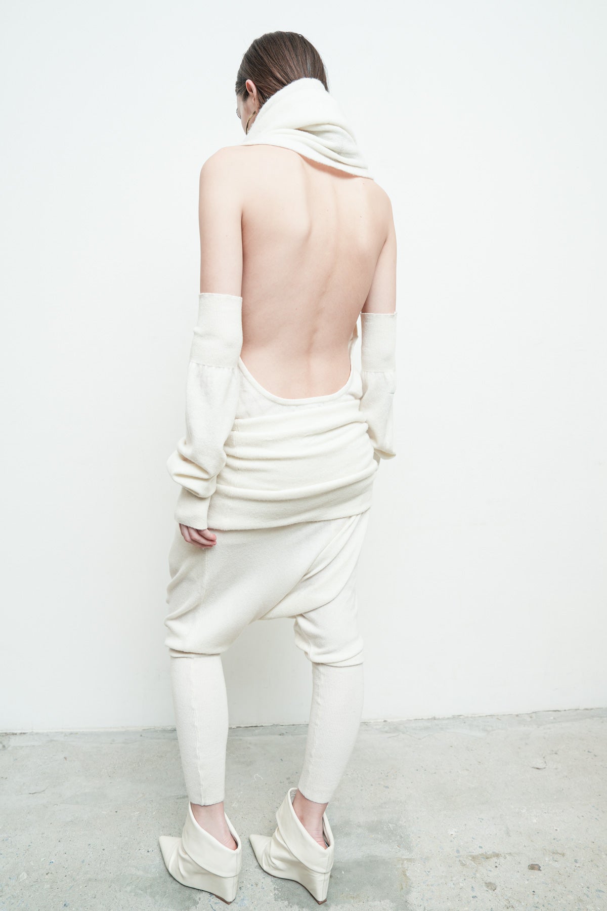files/NicholasK-SW-472-PhoenixTop-OffWhite--07.jpg