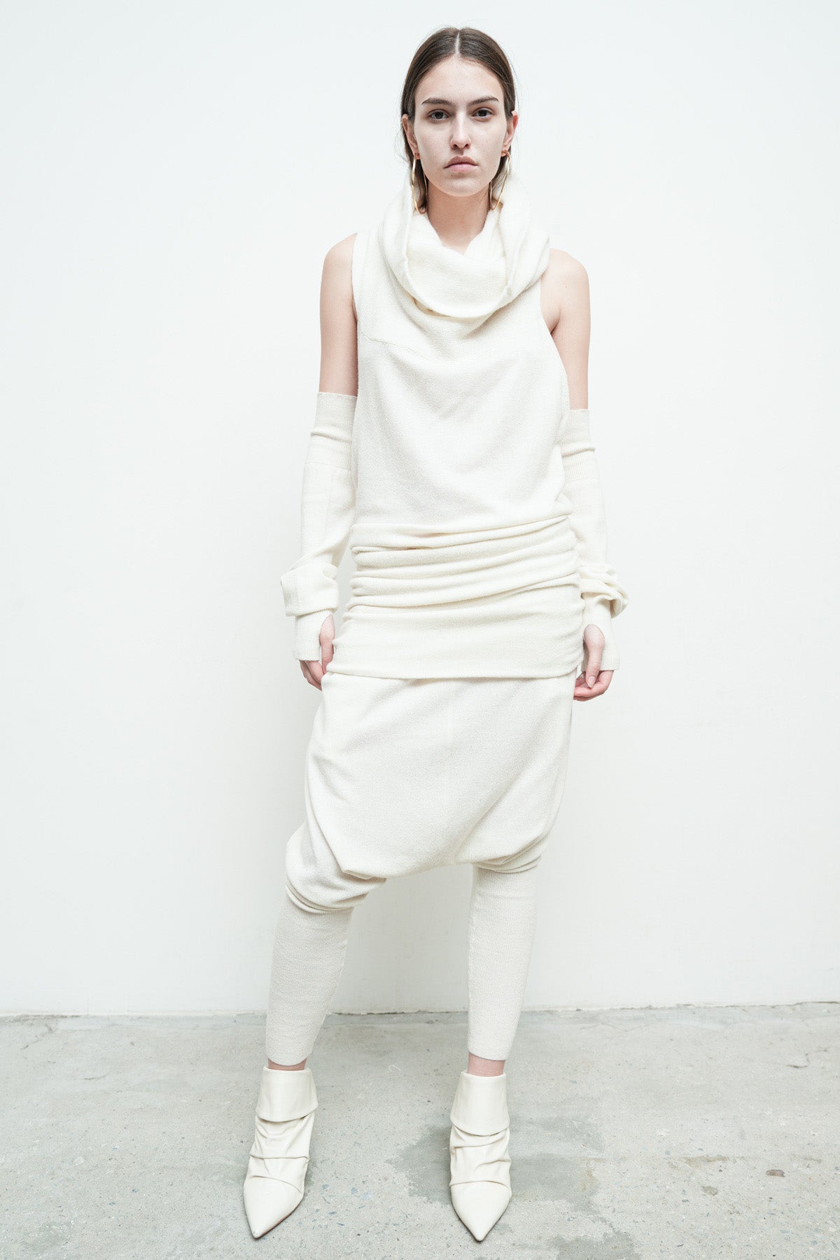 files/NicholasK-SW-472-PhoenixTop-OffWhite--08.jpg