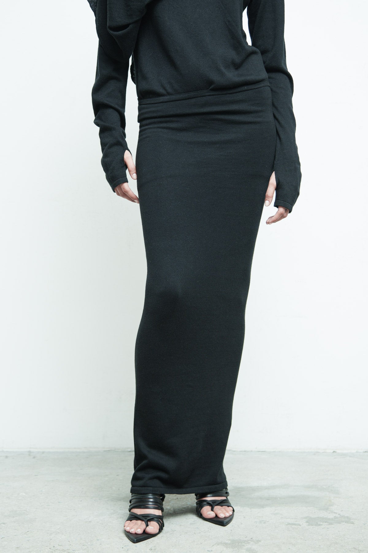 files/NicholasK-SW-480-SiennaSweater-Black-SW-482-TubeSkirt-Black-01.jpg