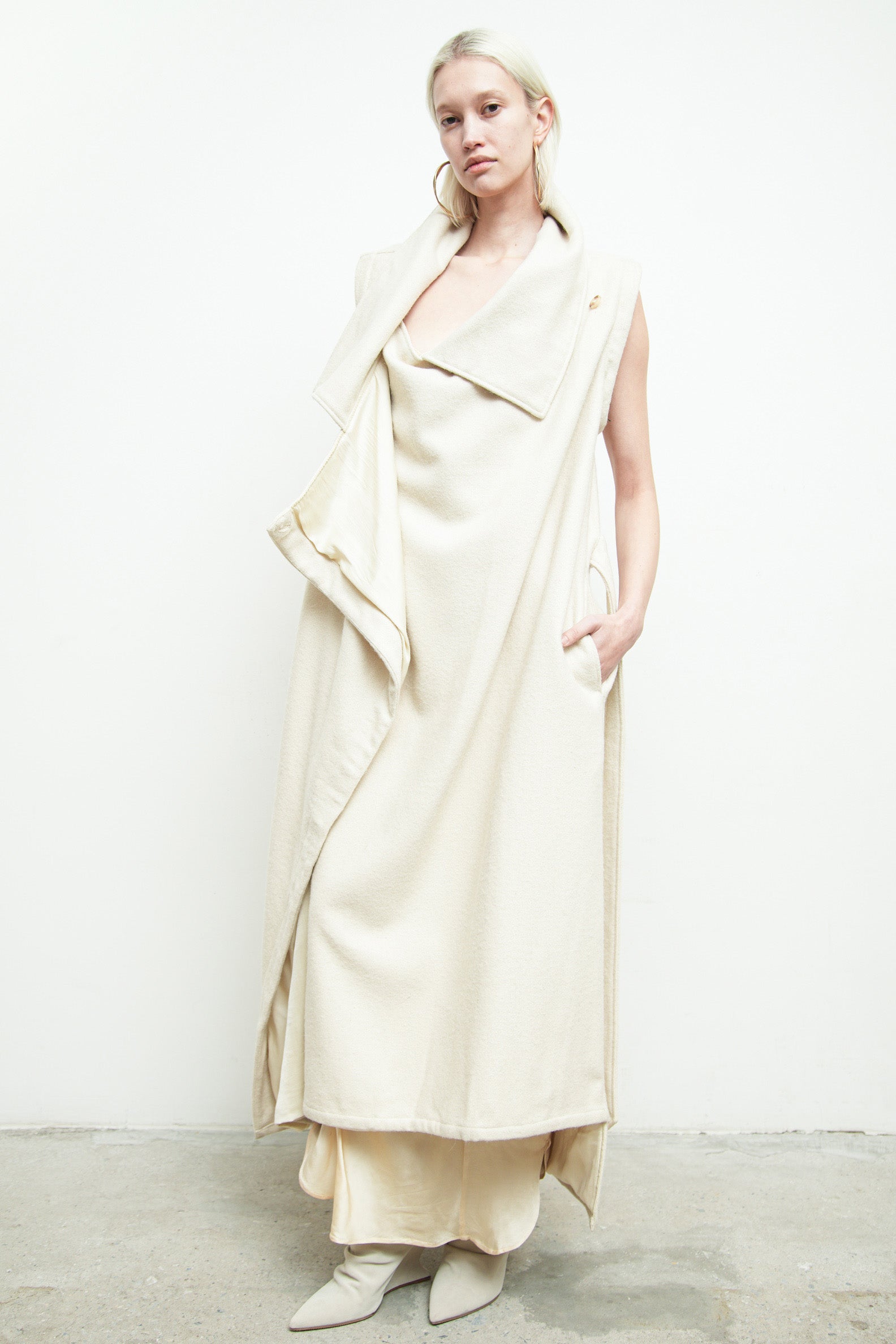 files/O-428E-AnderCoat-Beige-SD-472B-SlipDress-Limestone-07.jpg